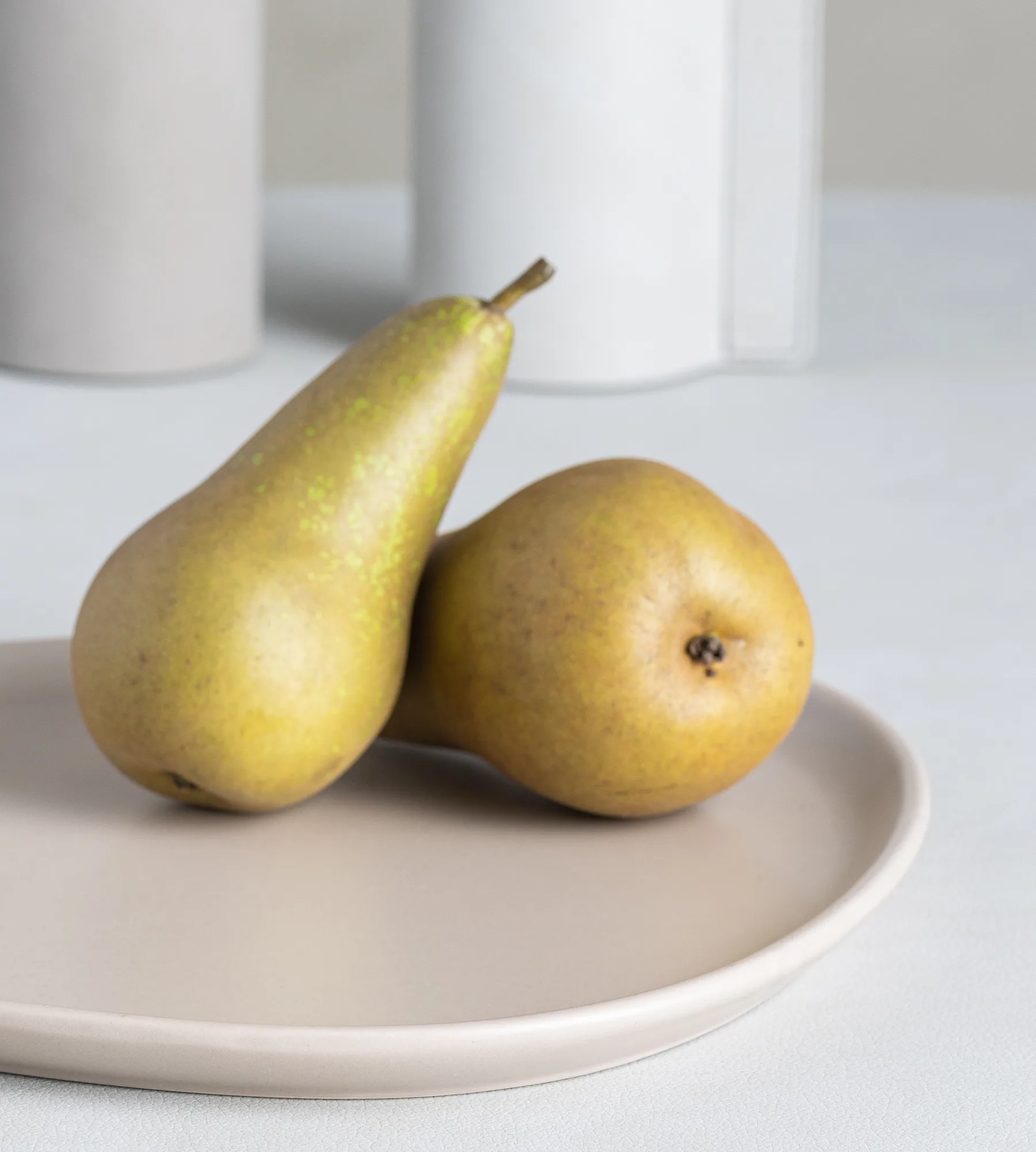 Assiette Curve Stoneware 26x30 cm, Sand LIND DNA