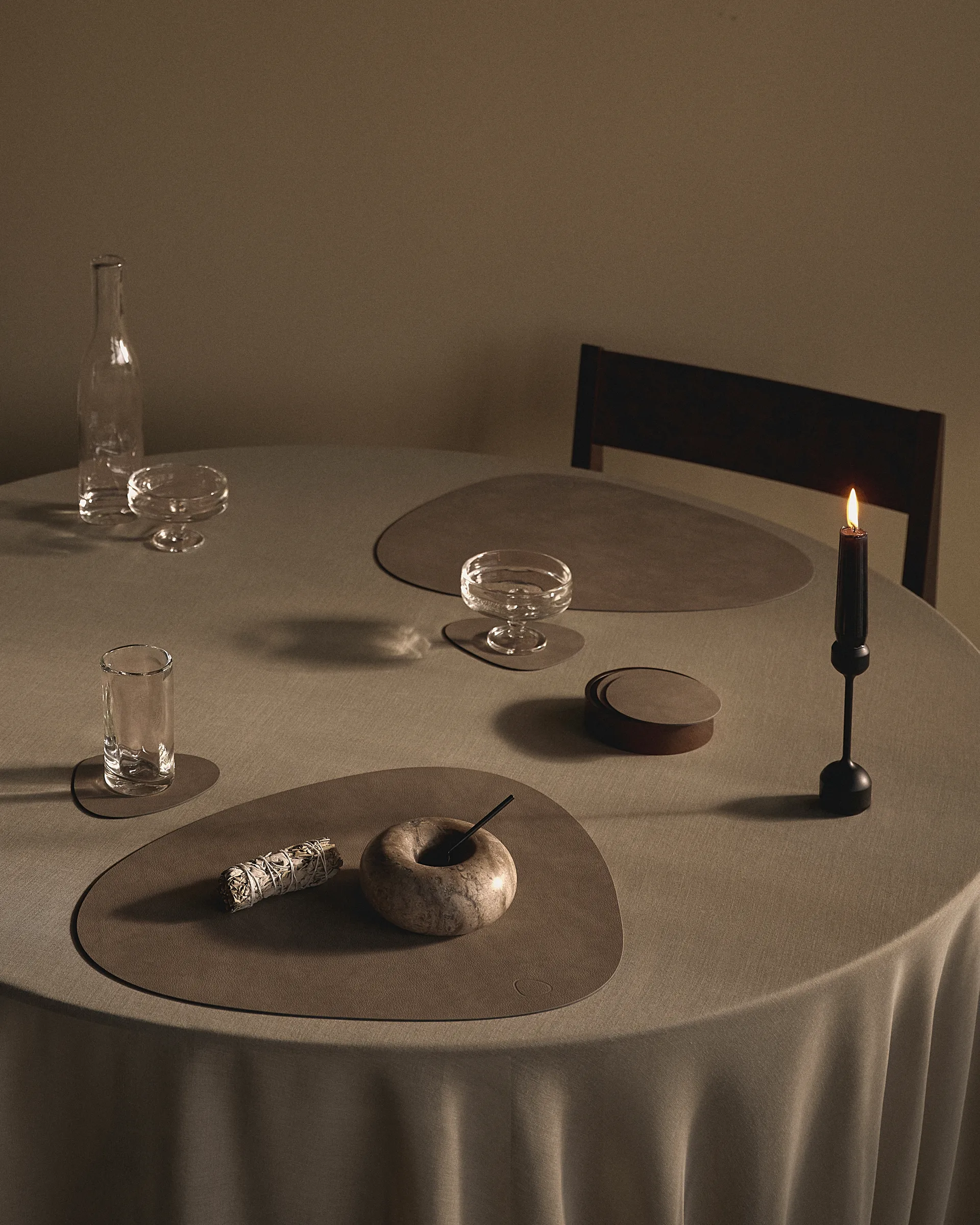 Boîte de rangement Wood Box pour dessous de verre, Smoked-oak, circle, S LIND DNA