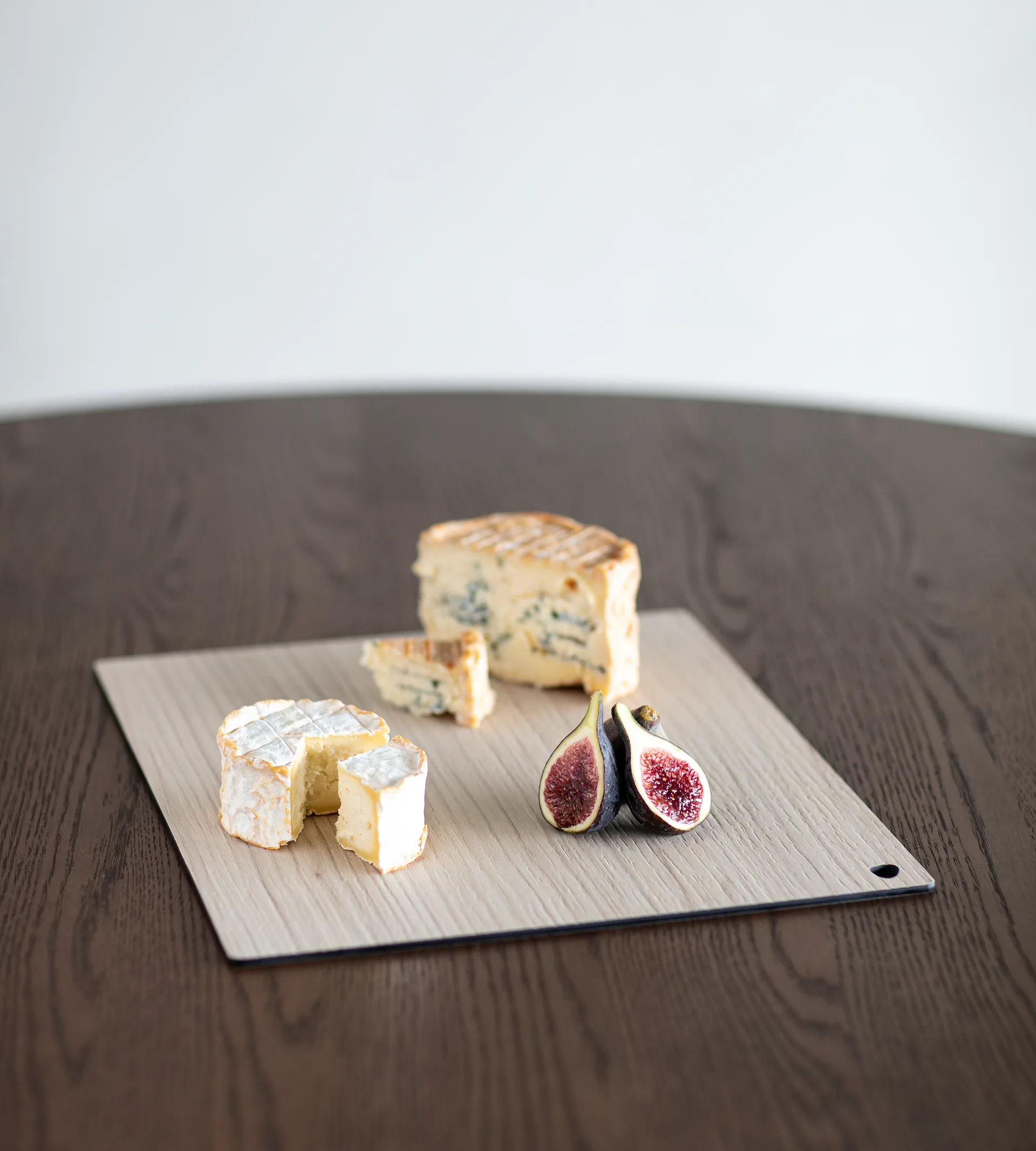 Planche à découper Cut & Serve square L, Frêne LIND DNA