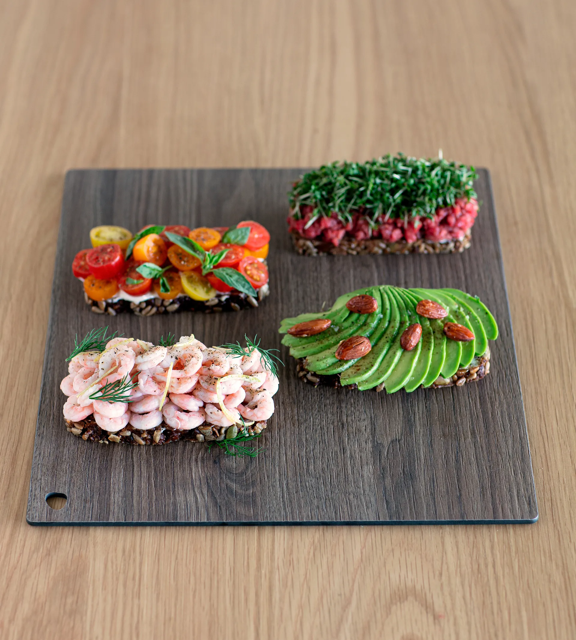Planche à découper Cut & Serve square L, Noyer LIND DNA