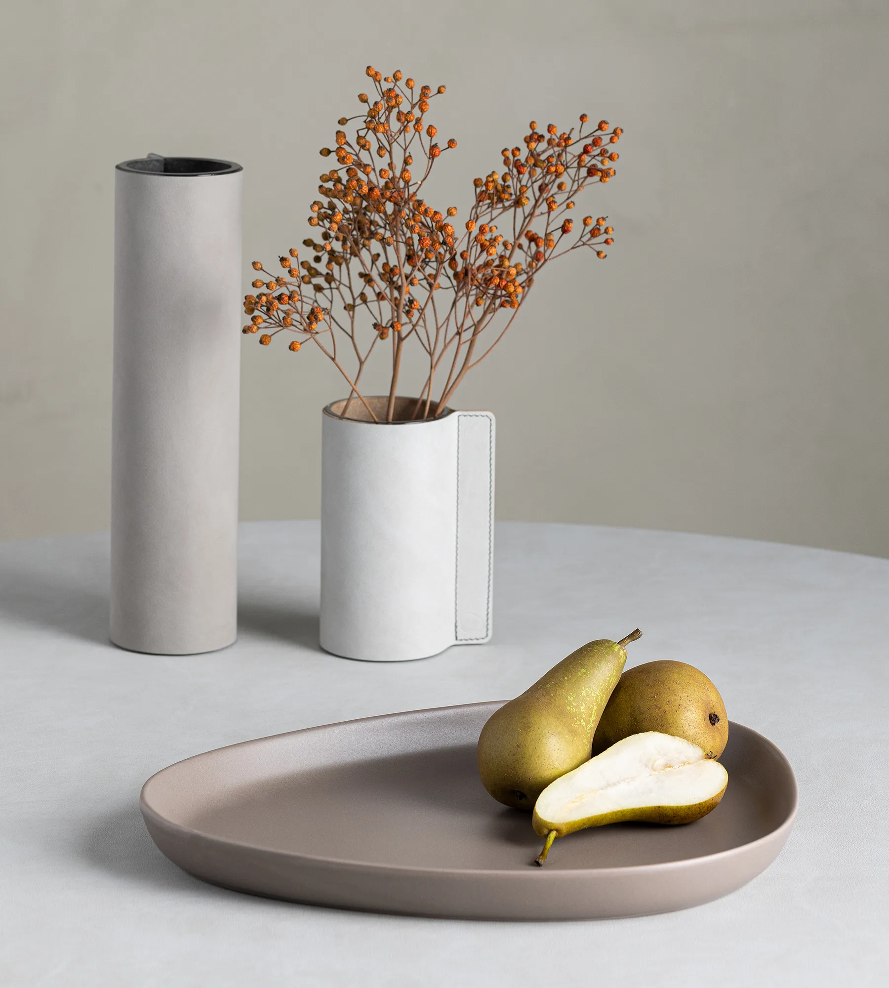 Plat à service Curve Stoneware 30x35 cm, Warm Grey LIND DNA