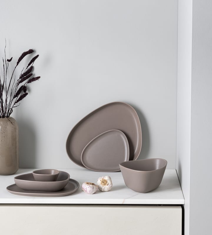 Plat à service Curve Stoneware 30x35 cm, Warm Grey LIND DNA