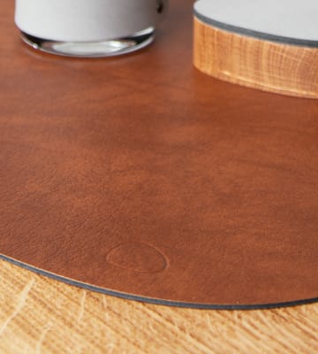 Set de Table Bull réversible curve L 1 pièce - Cognac-black - LIND DNA