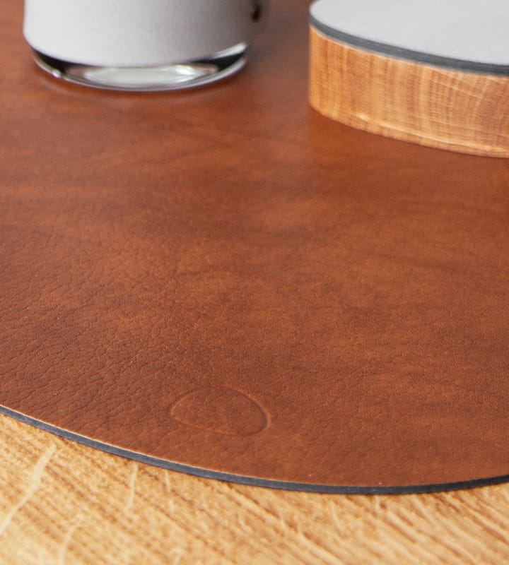 Set de Table Bull réversible curve L 1 pièce - Cognac-black - LIND DNA