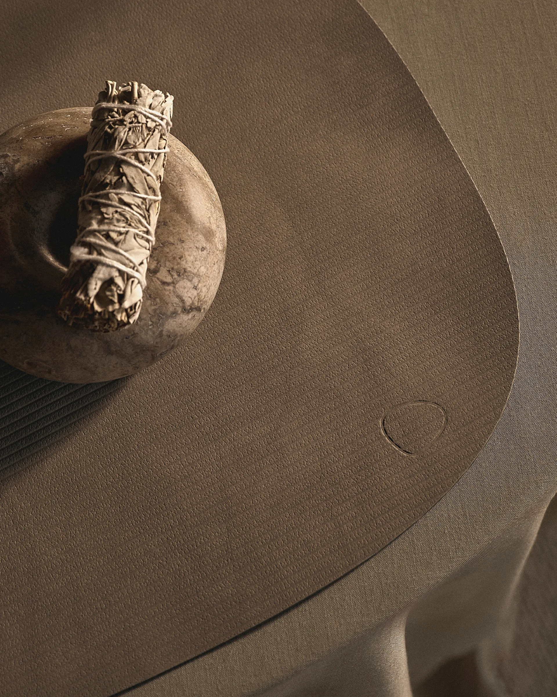 Set de table Corduroy curve L, Nomad Grey LIND DNA