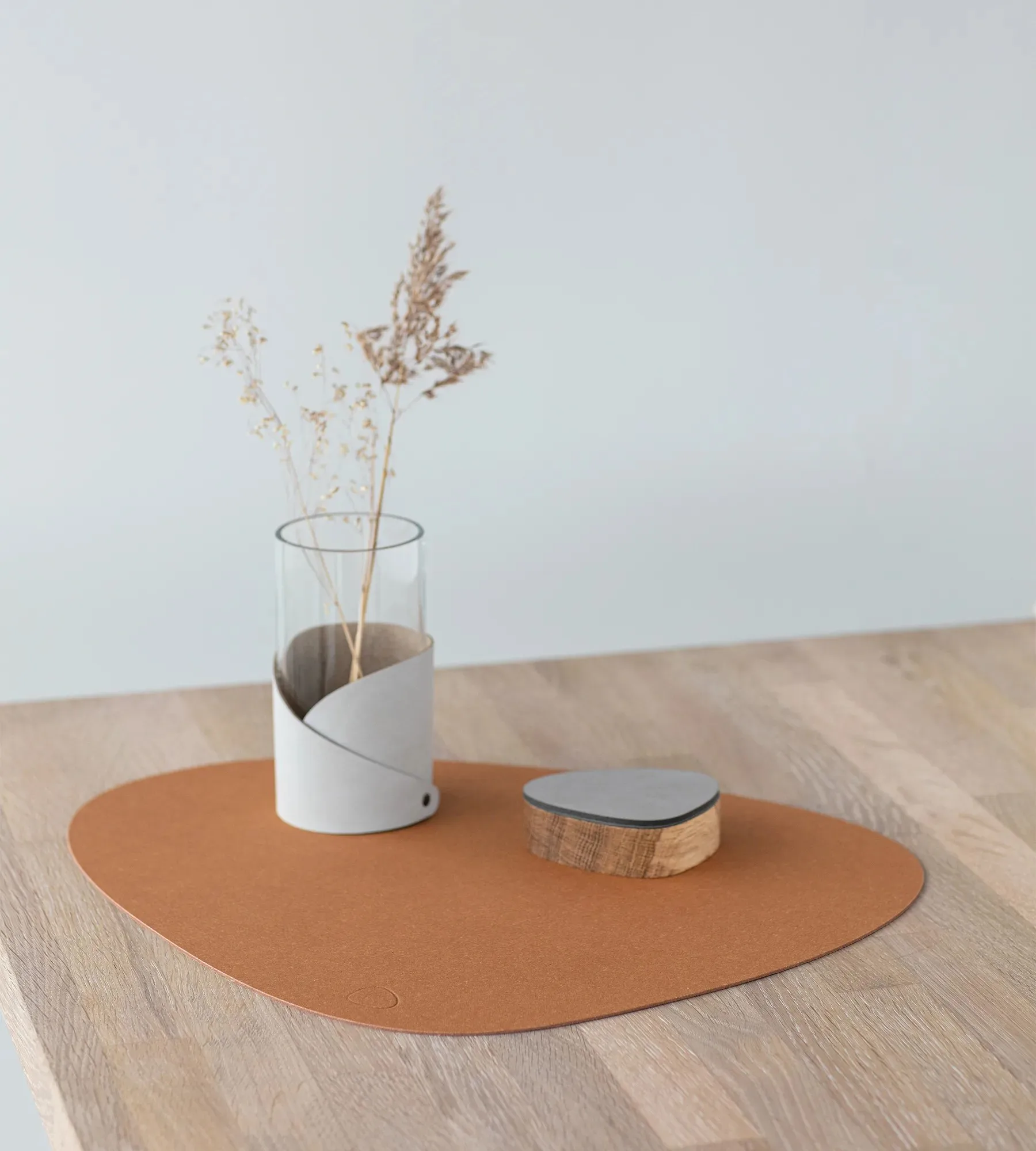 Set de table curve Core L , Flecked nature LIND DNA