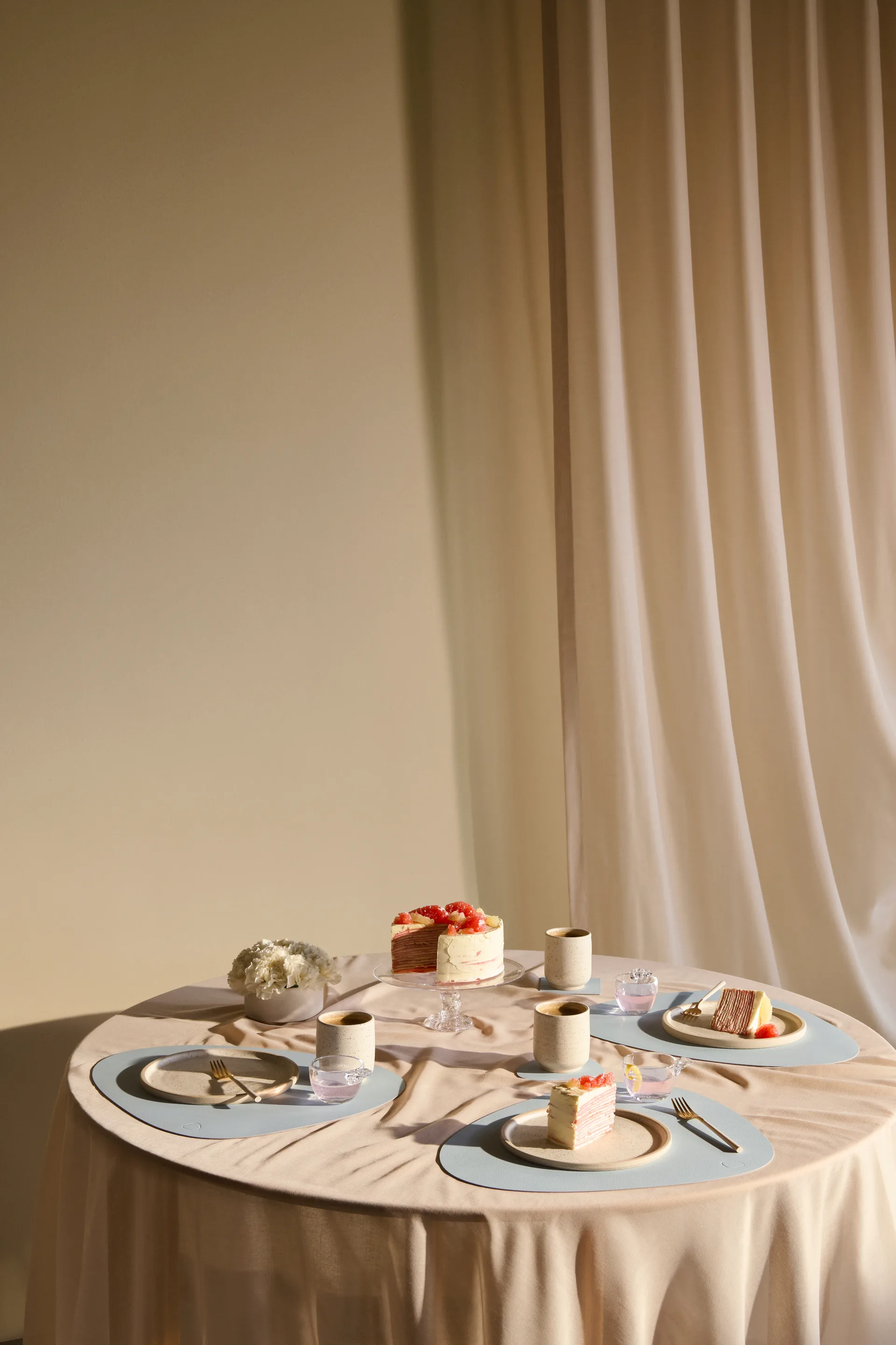 Set de table Nupo curve L, Soft sky LIND DNA