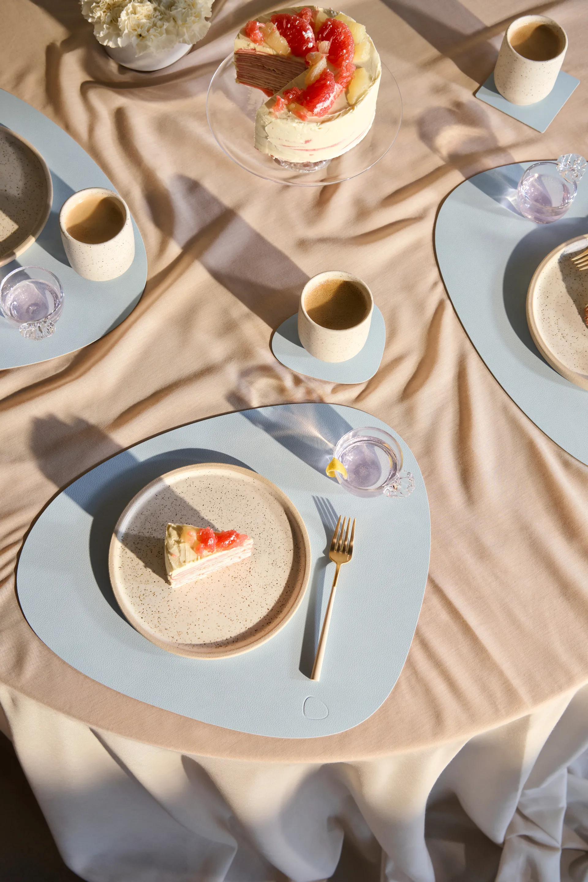 Set de table Nupo curve L, Soft sky LIND DNA