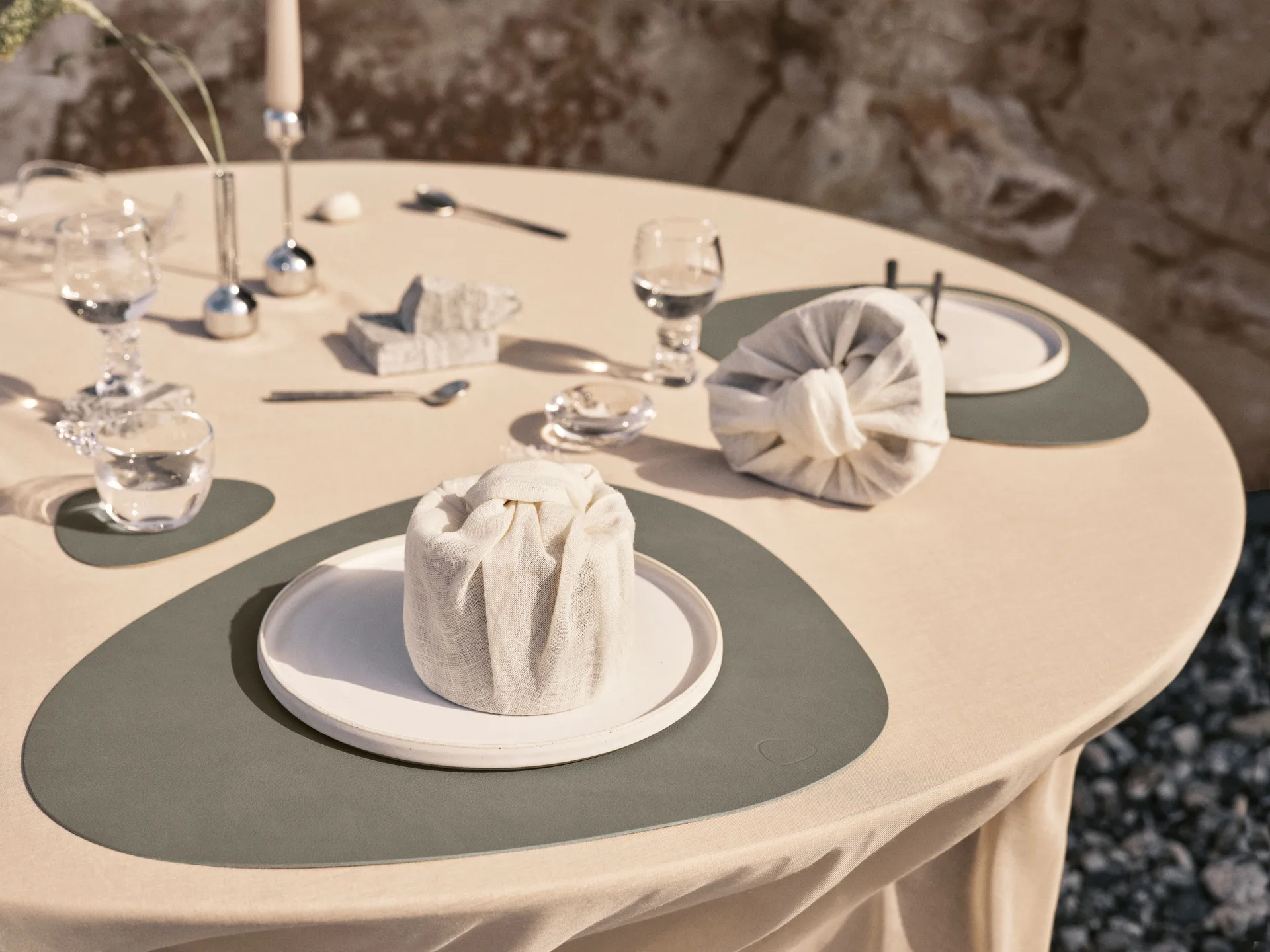 Set de table Nupo curve réversible L 1 pièce, Linen-Flint grey LIND DNA