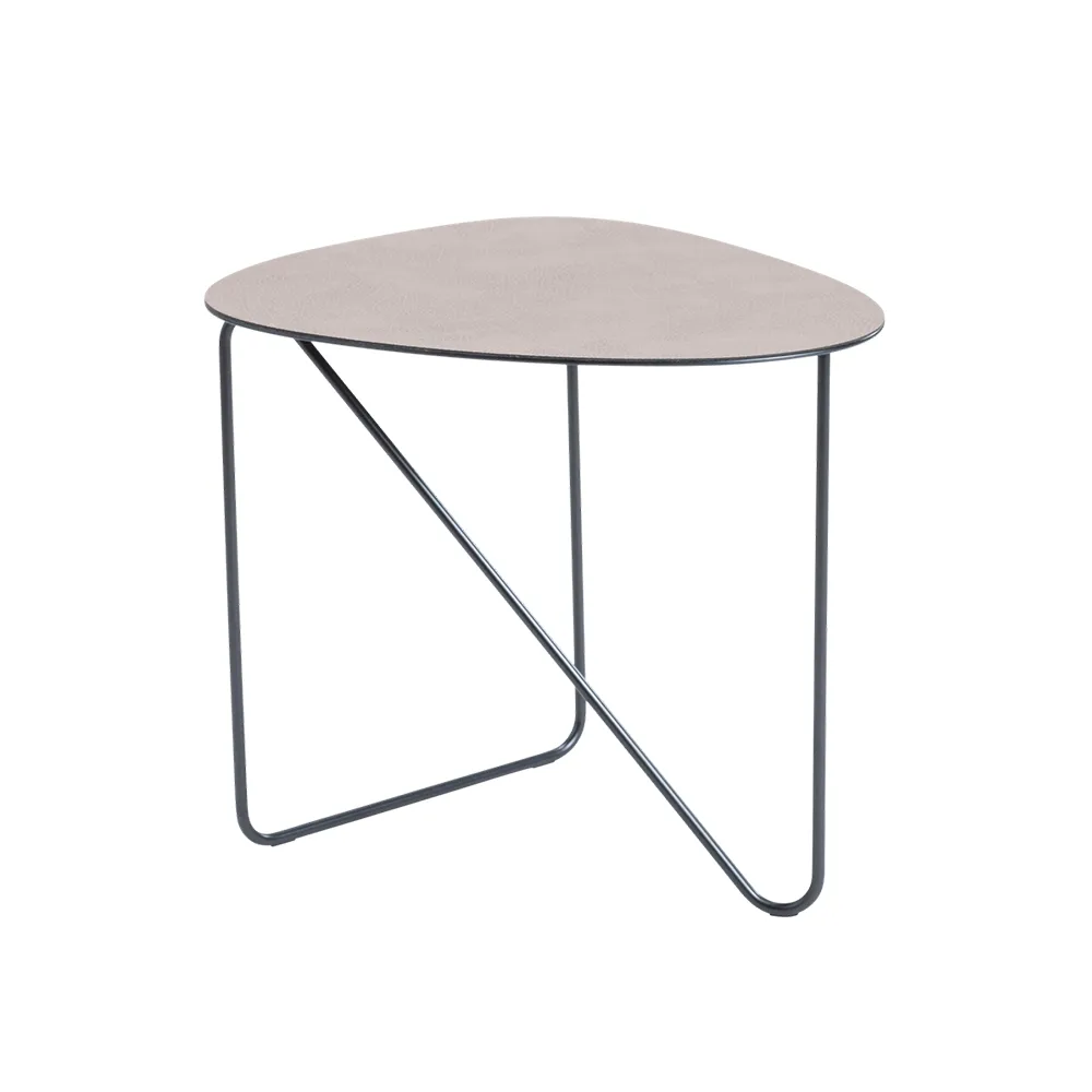 Table basse Curve, cuir warm grey, bull, m LIND DNA