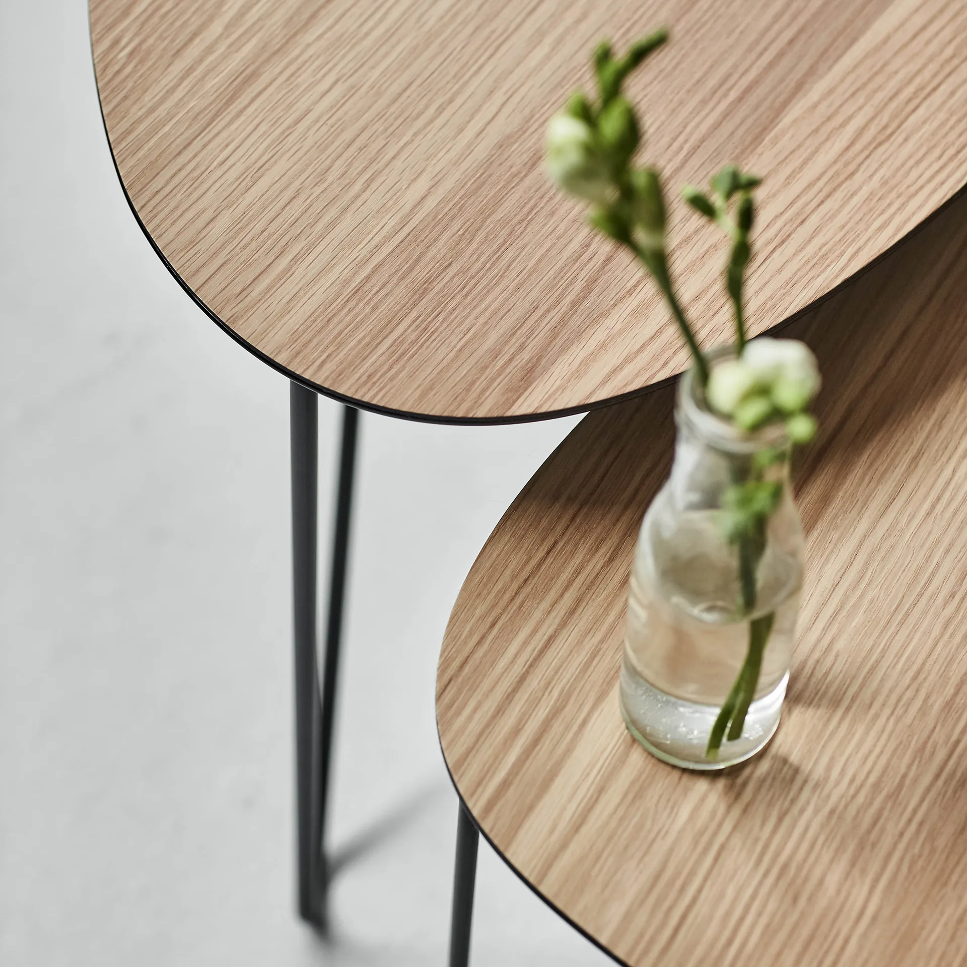 Table d'appoint Curve M, Chêne LIND DNA
