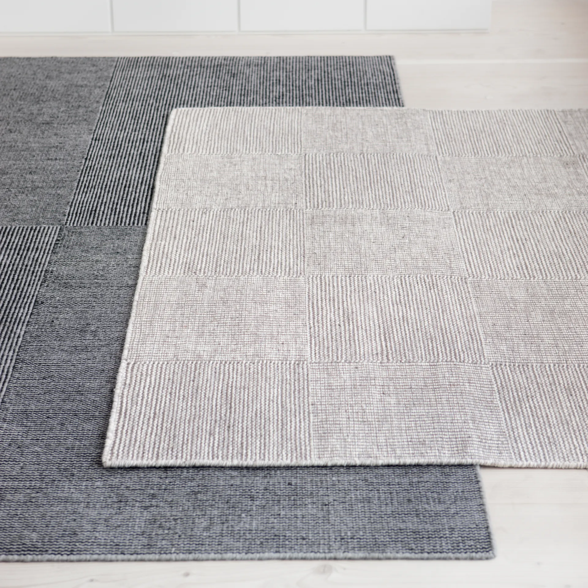 Tapis en laine Kent 250x300 cm, Noir Linie Design