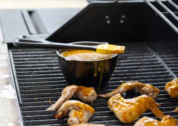 Casserole à sauce avec pinceau en silicone - Fonte, 23 cm - Lodge