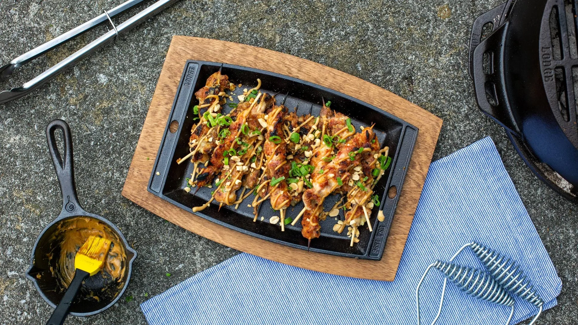 Casserole à sauce avec pinceau en silicone, Fonte, 23 cm Lodge