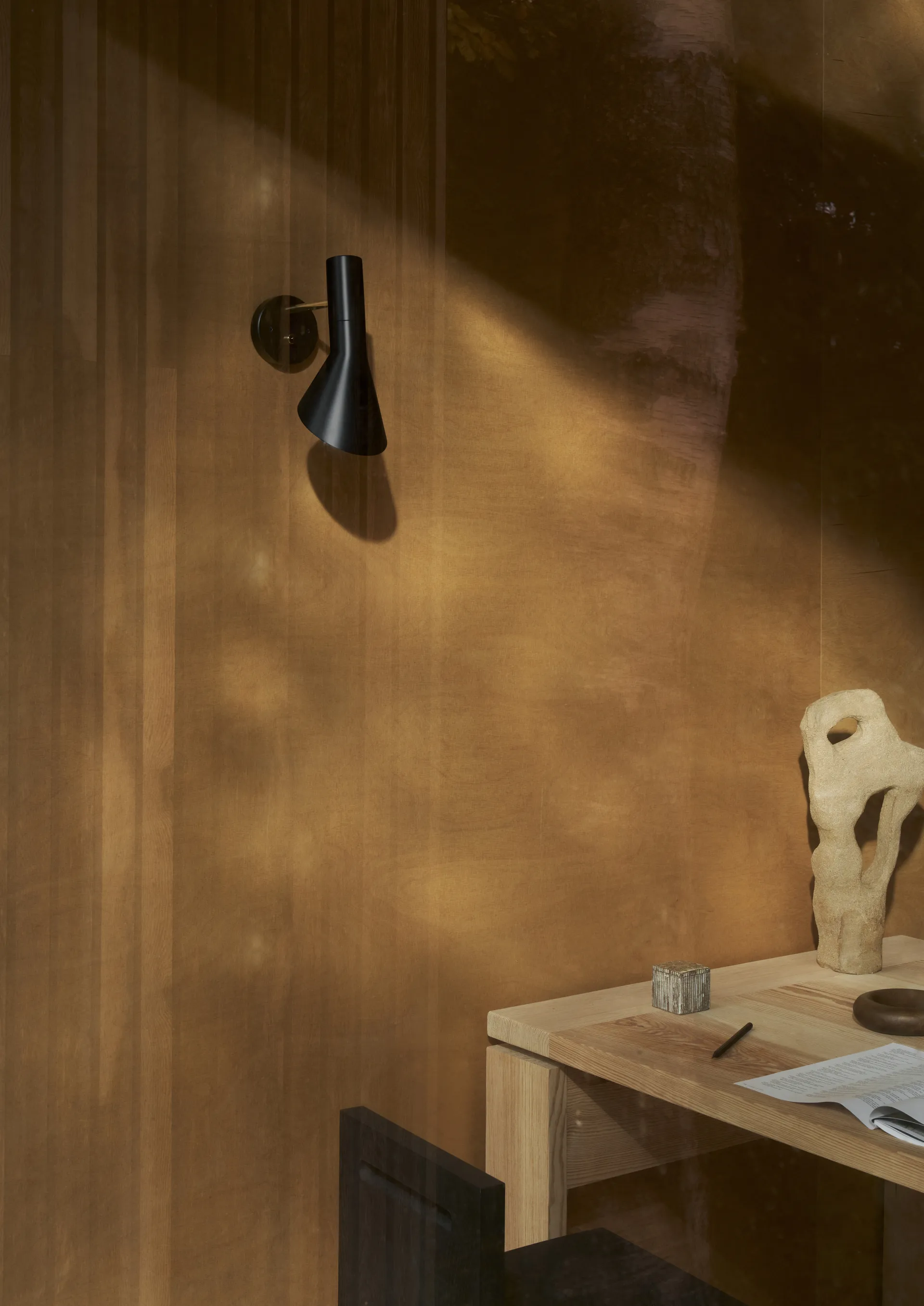 Applique murale AJ installation fixe, Brass-black Louis Poulsen