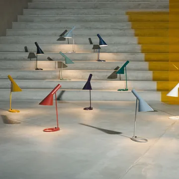 Lampe de table AJ - Aubergine - Louis Poulsen