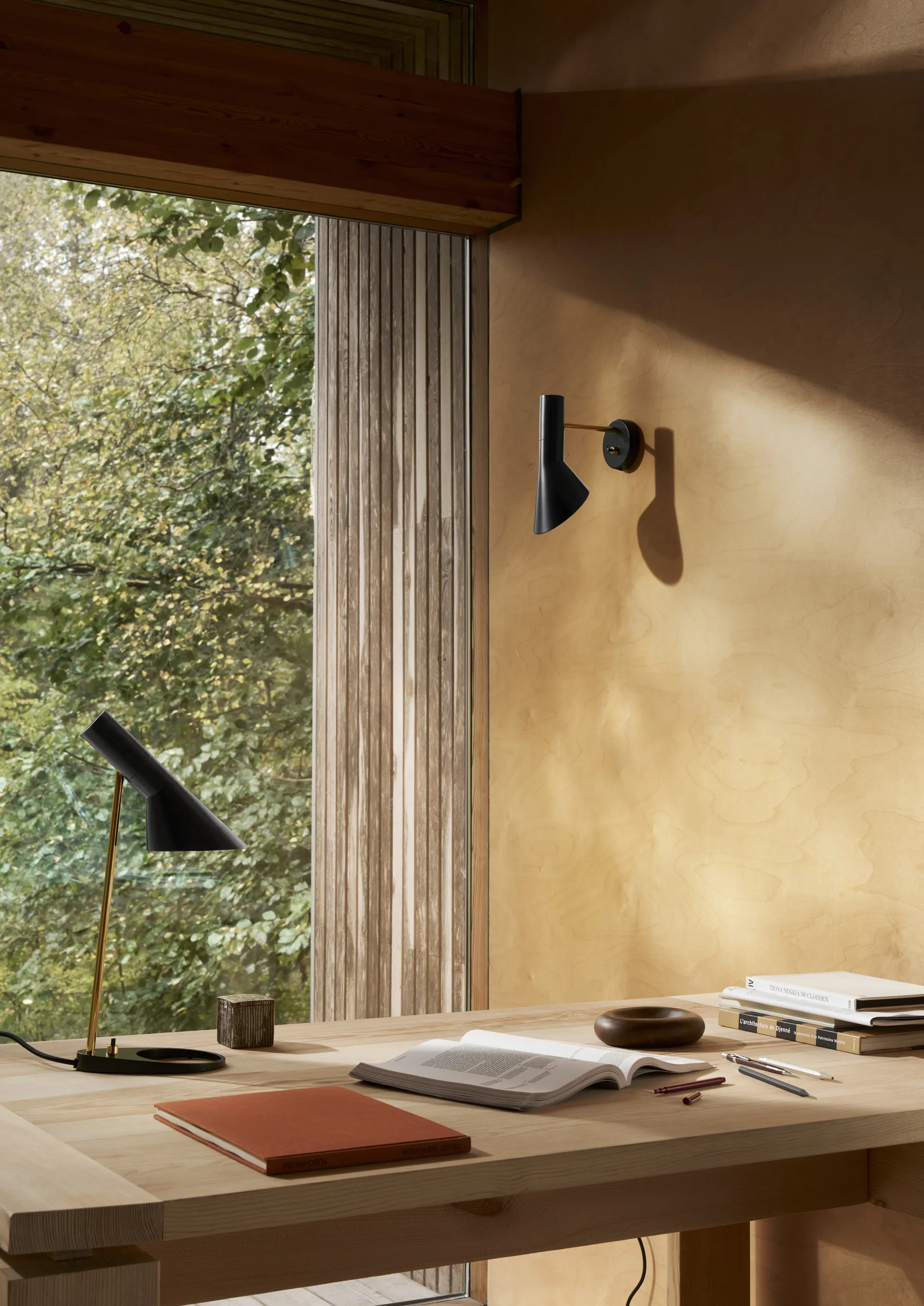Lampe de table AJ MINI, Brass-black Louis Poulsen