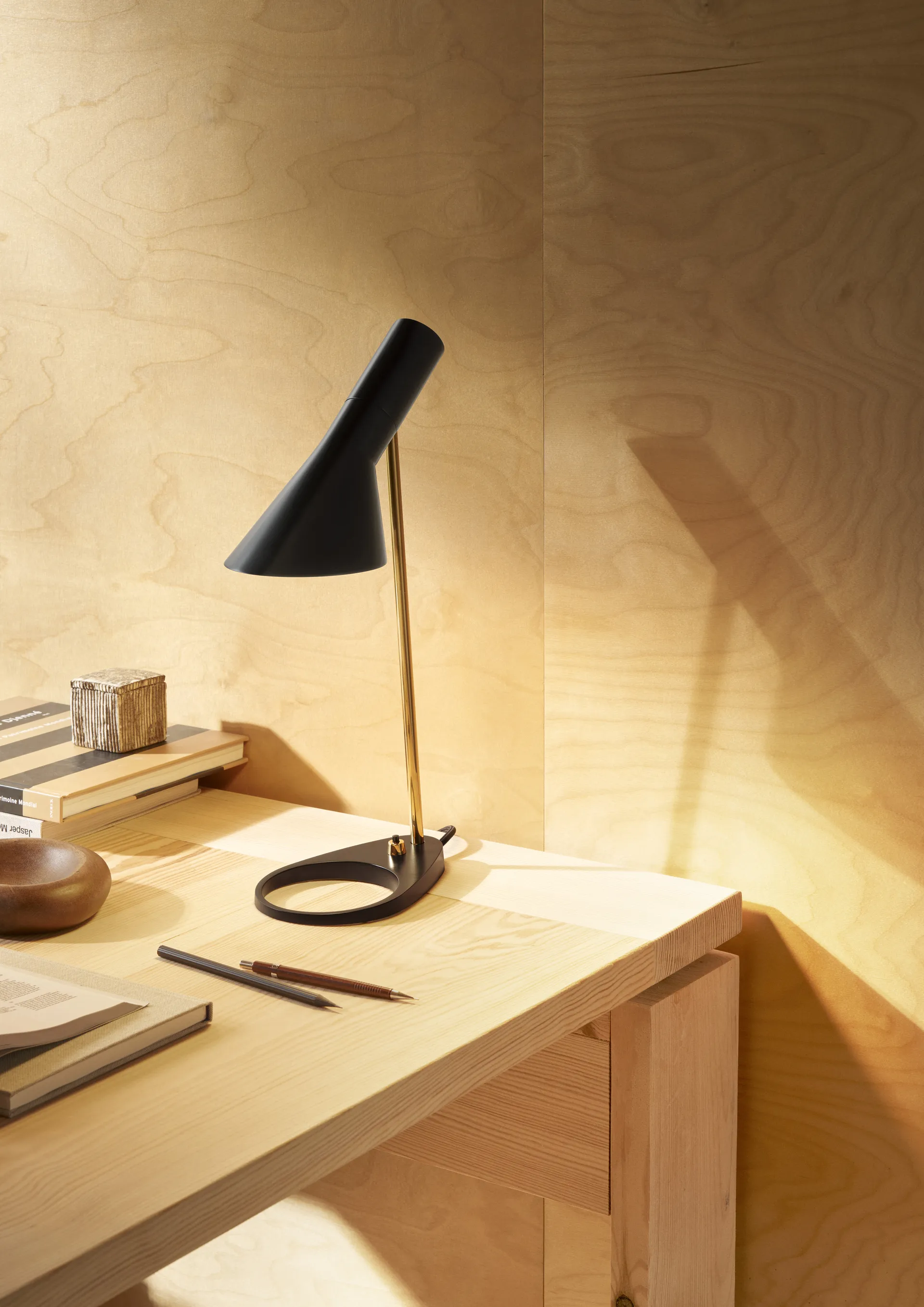 Lampe de table AJ MINI, Brass-black Louis Poulsen