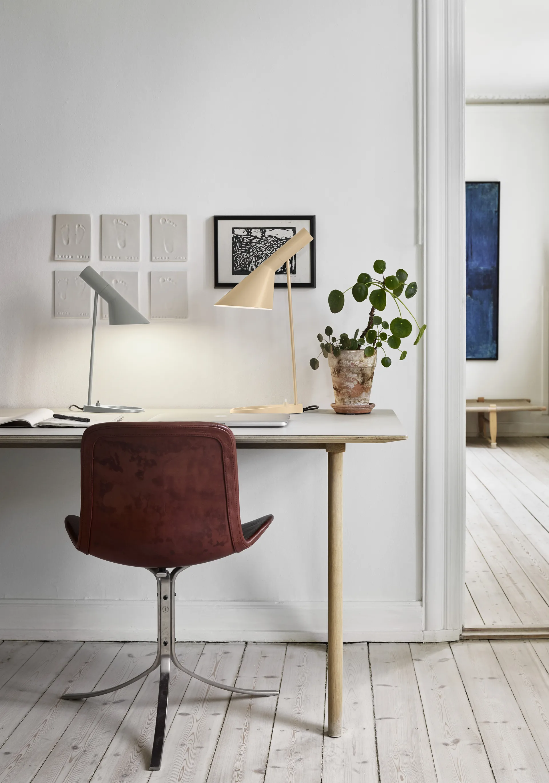 Lampe de table AJ MINI, Soft lemon Louis Poulsen