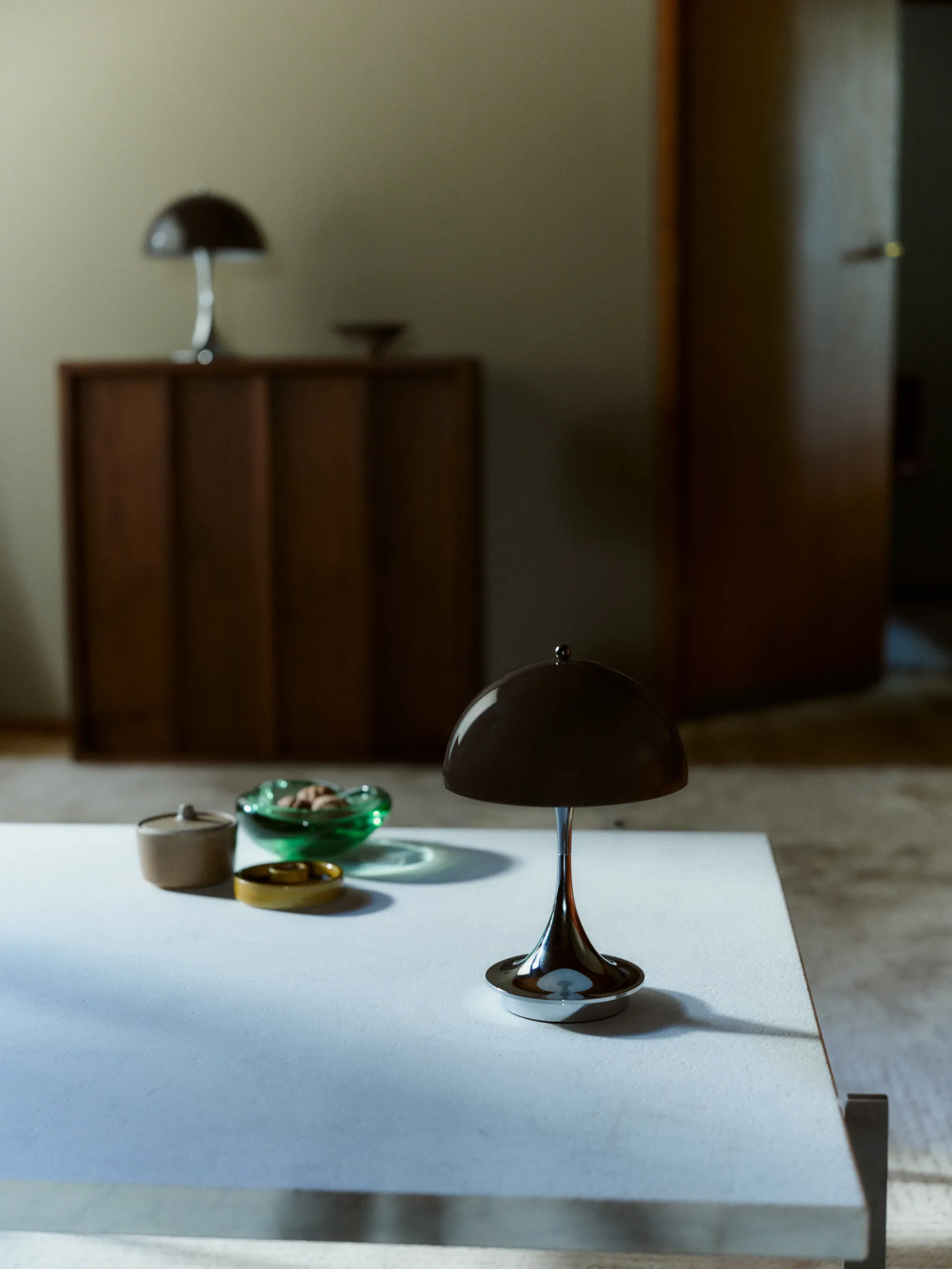 Lampe de table Panthella 160 Portable v3, Original Opal Brown Louis Poulsen