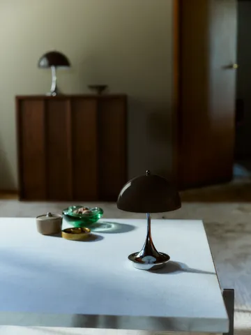 Lampe de table Panthella 160 Portable v3 - Original Opal Brown - Louis Poulsen