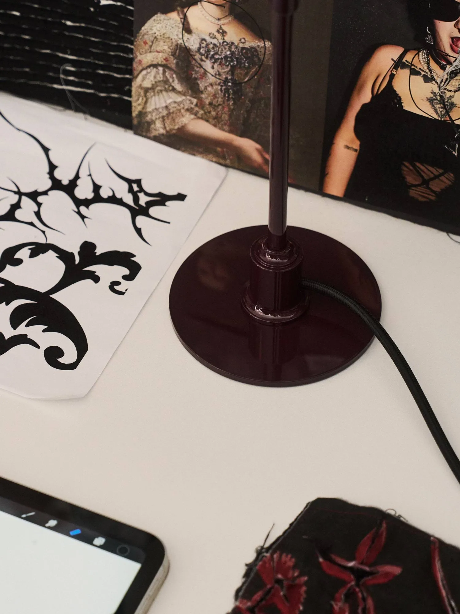Lampe de table PH 2/1, Bordeaux glossy Louis Poulsen