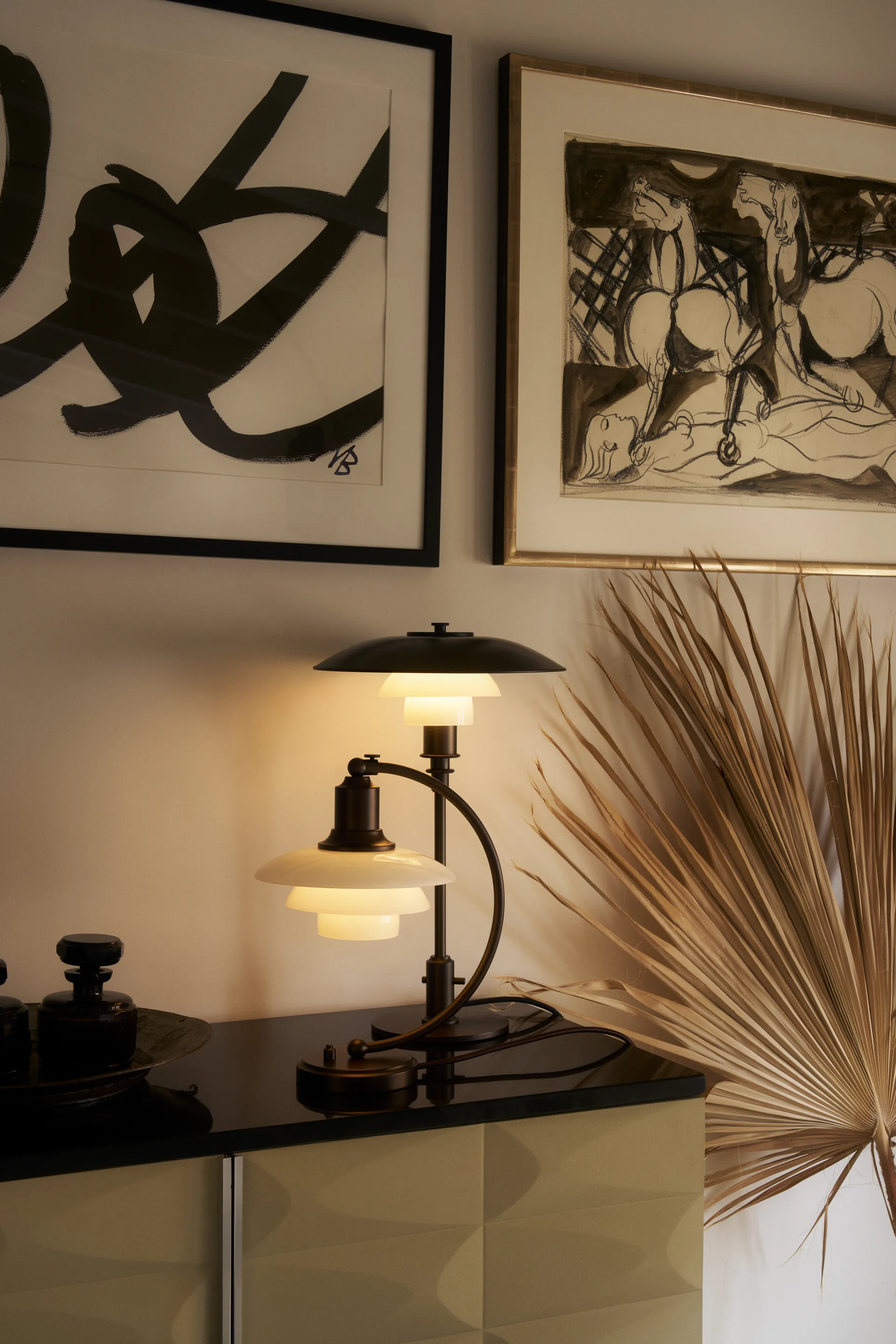 Lampe de table PH 3/2 Luna, Aged brass-verre opale Louis Poulsen