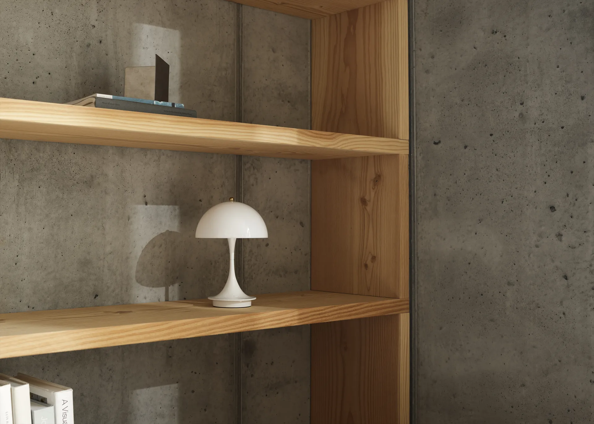 Lampe de table portable Panthella 160 Anniversary Edition, Brass metallised-white Louis Poulsen