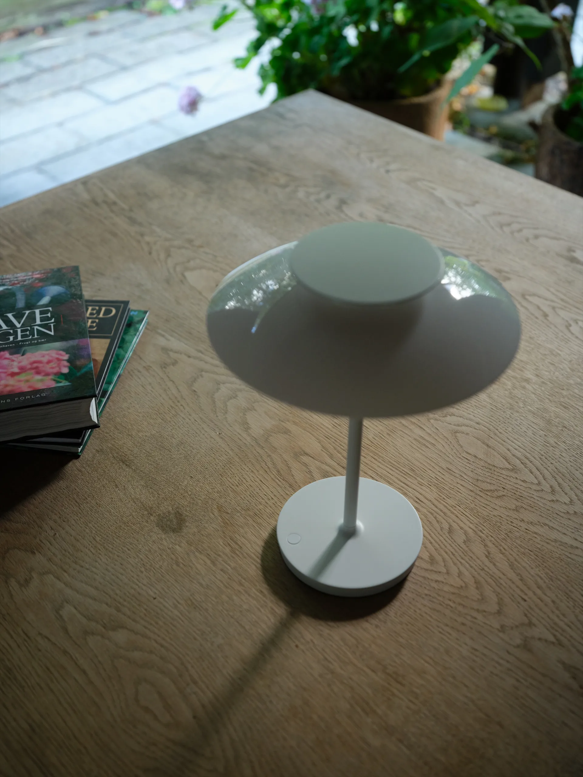 Lampe de table portable PH 80, Verre opalin blanc, blanc Louis Poulsen