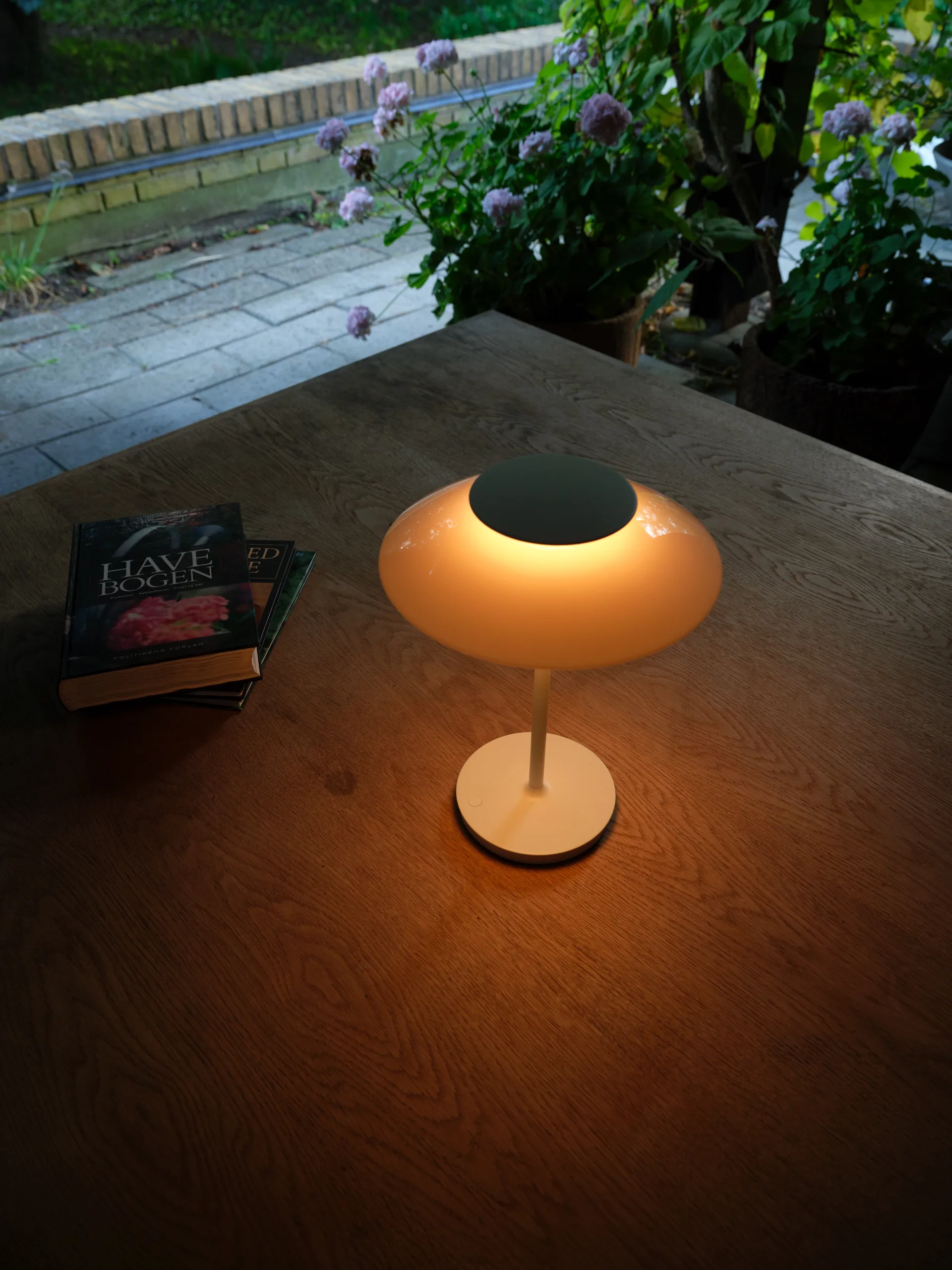 Lampe de table portable PH 80, Verre opalin blanc, blanc Louis Poulsen