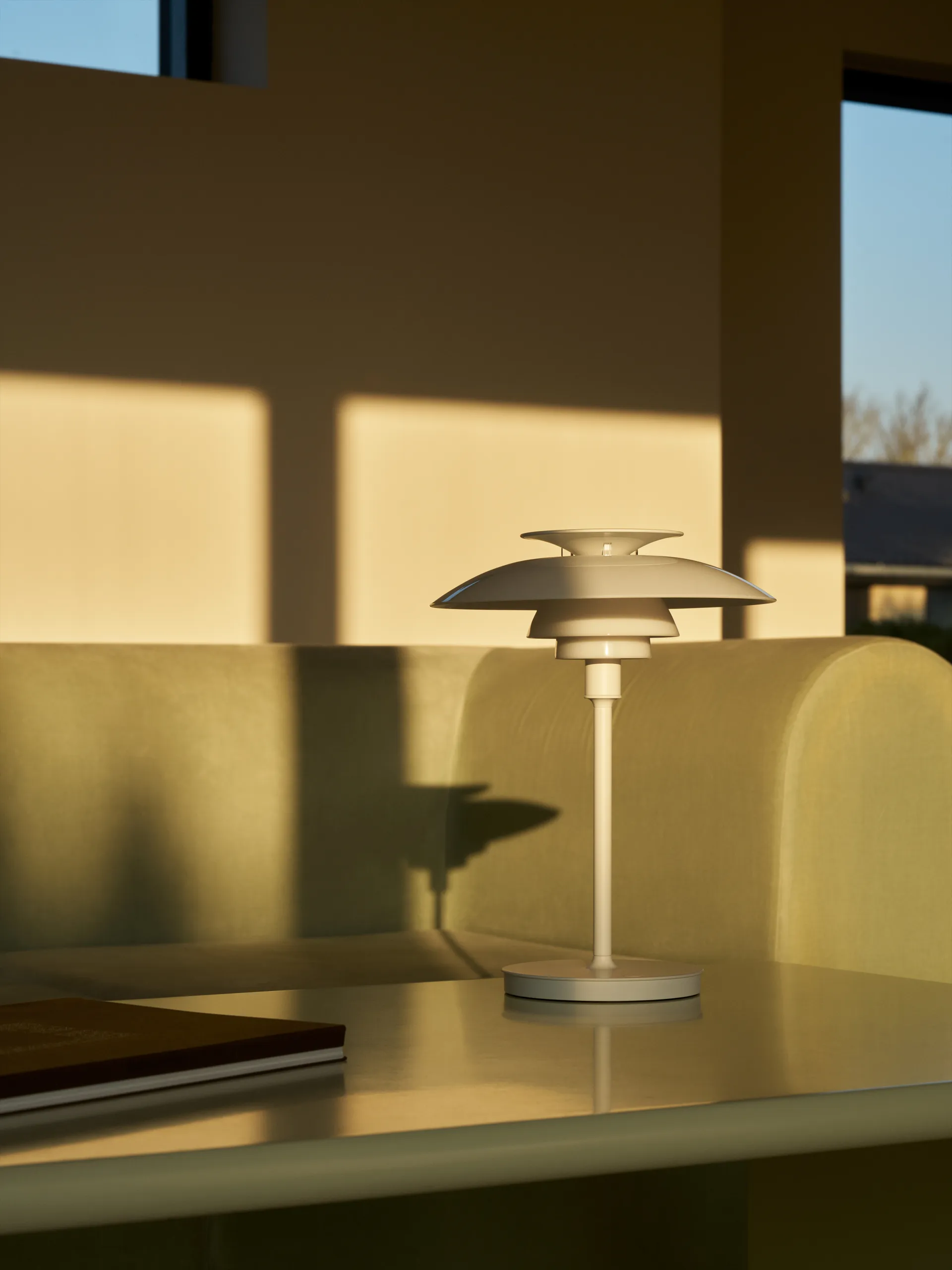 Lampe de table portable PH 80, Verre opalin blanc, blanc Louis Poulsen