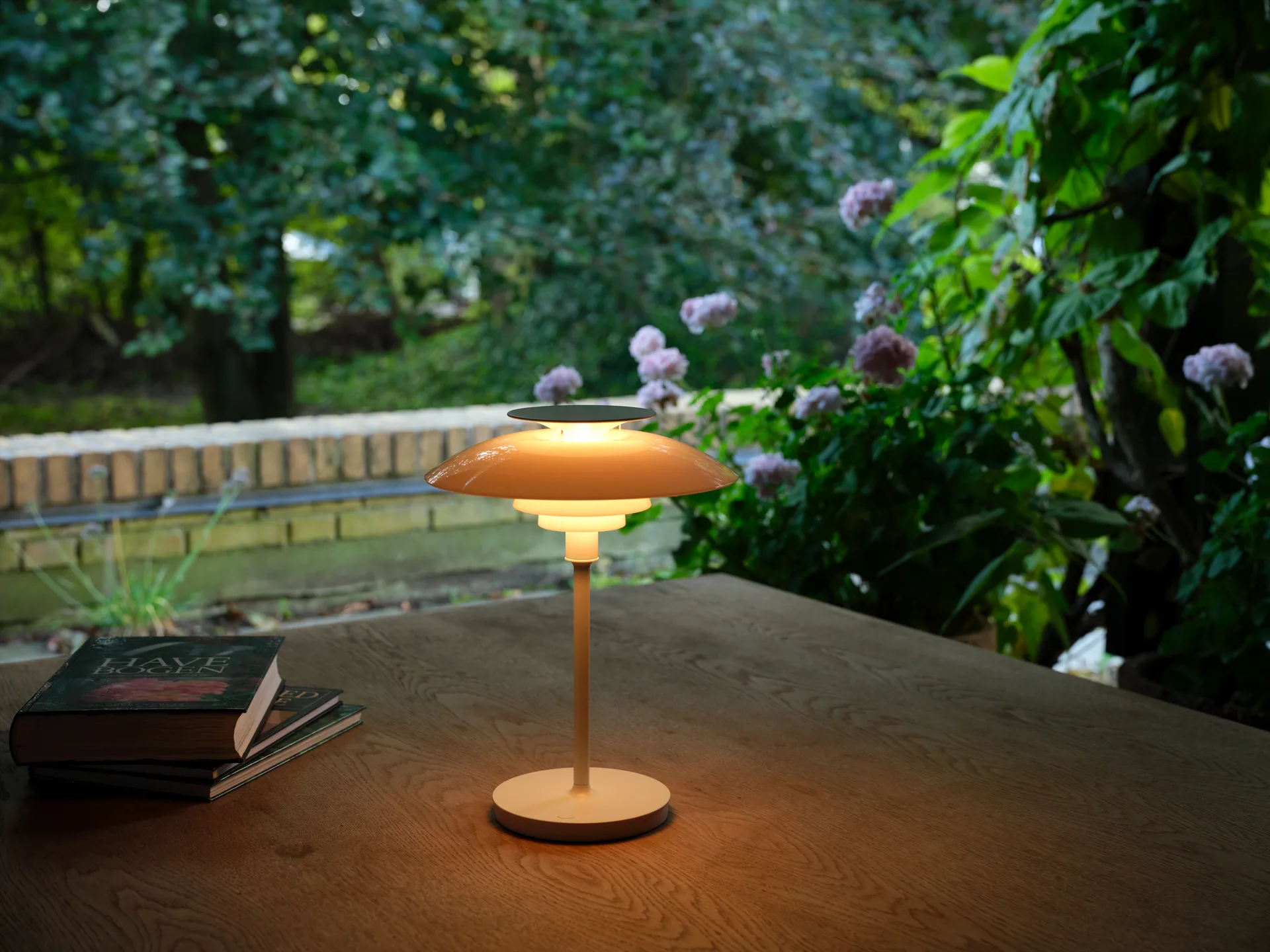 Lampe de table portable PH 80, Verre opalin blanc, blanc Louis Poulsen