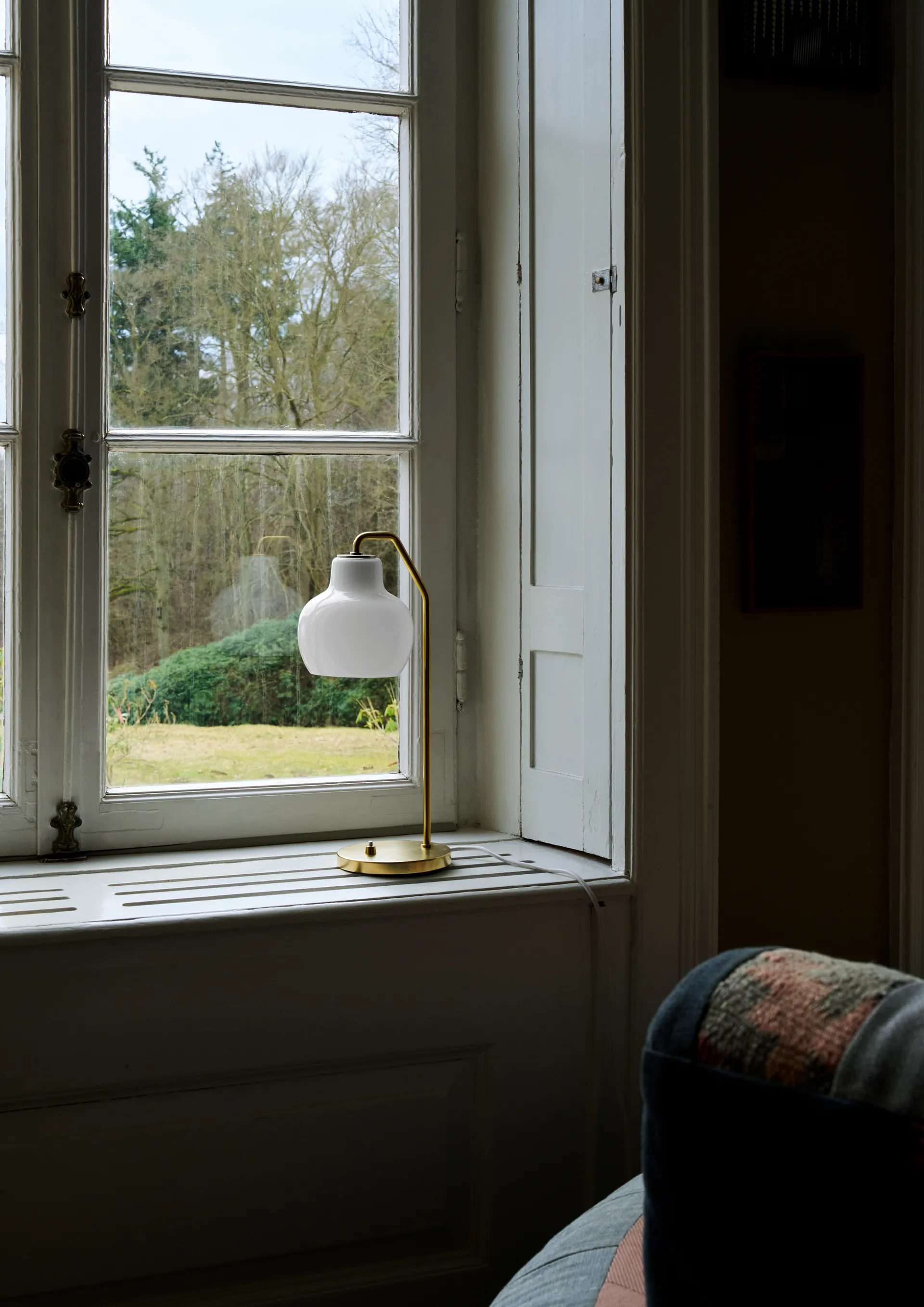 Lampe de table VL Ring Crown Ø15 cm, Laiton-verre opale Louis Poulsen