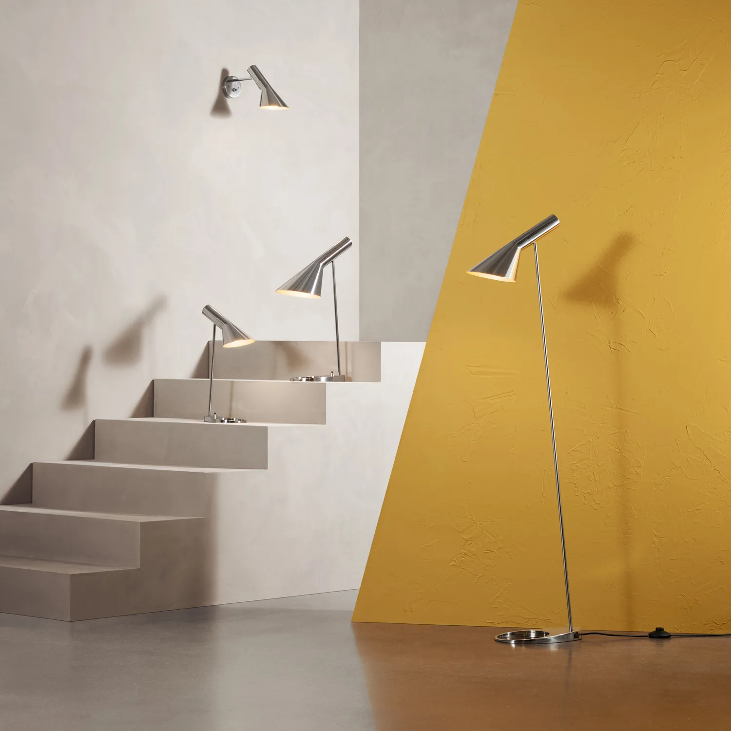 Lampe sur pied AJ, Acier inoxydable poli Louis Poulsen