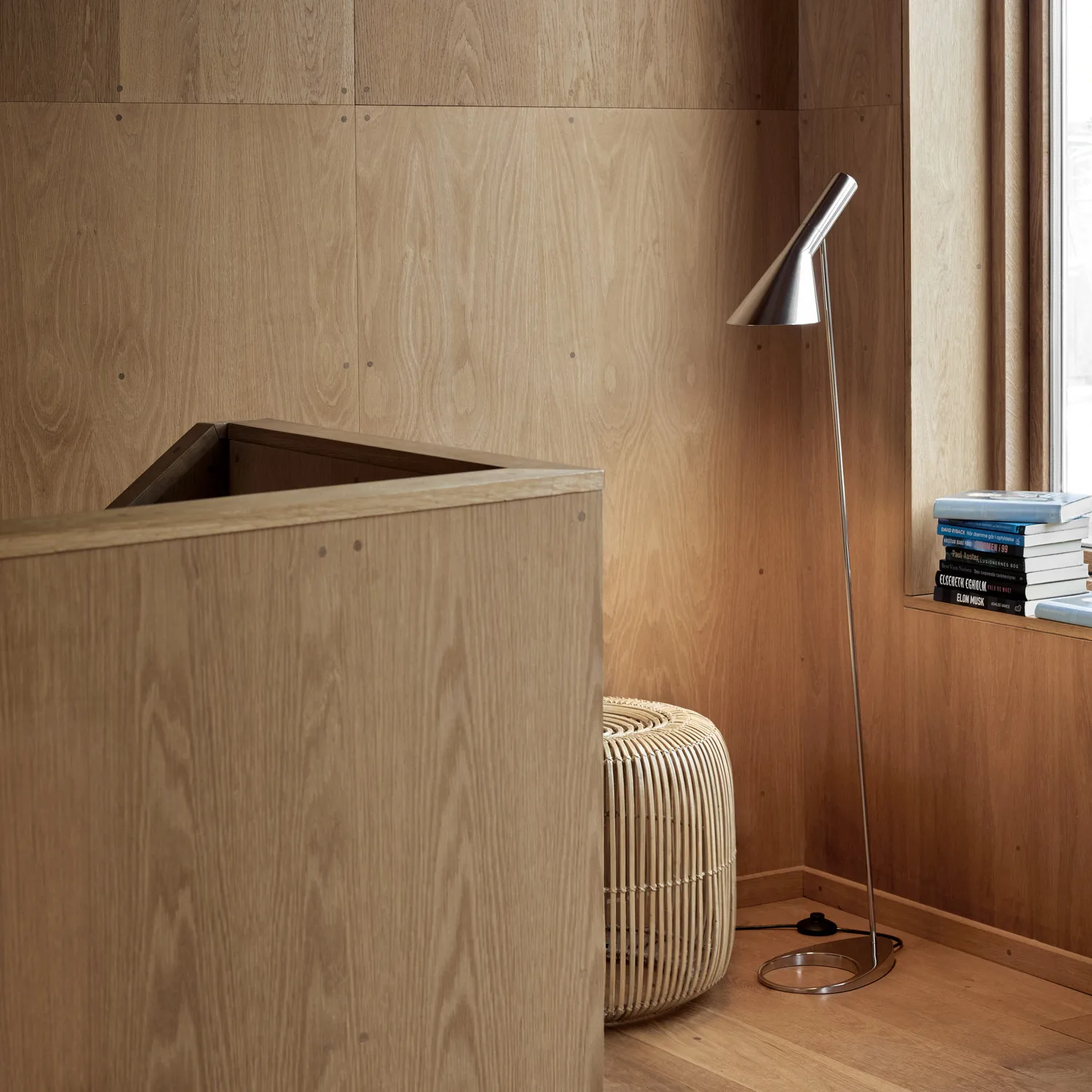 Lampe sur pied AJ, Acier inoxydable poli Louis Poulsen