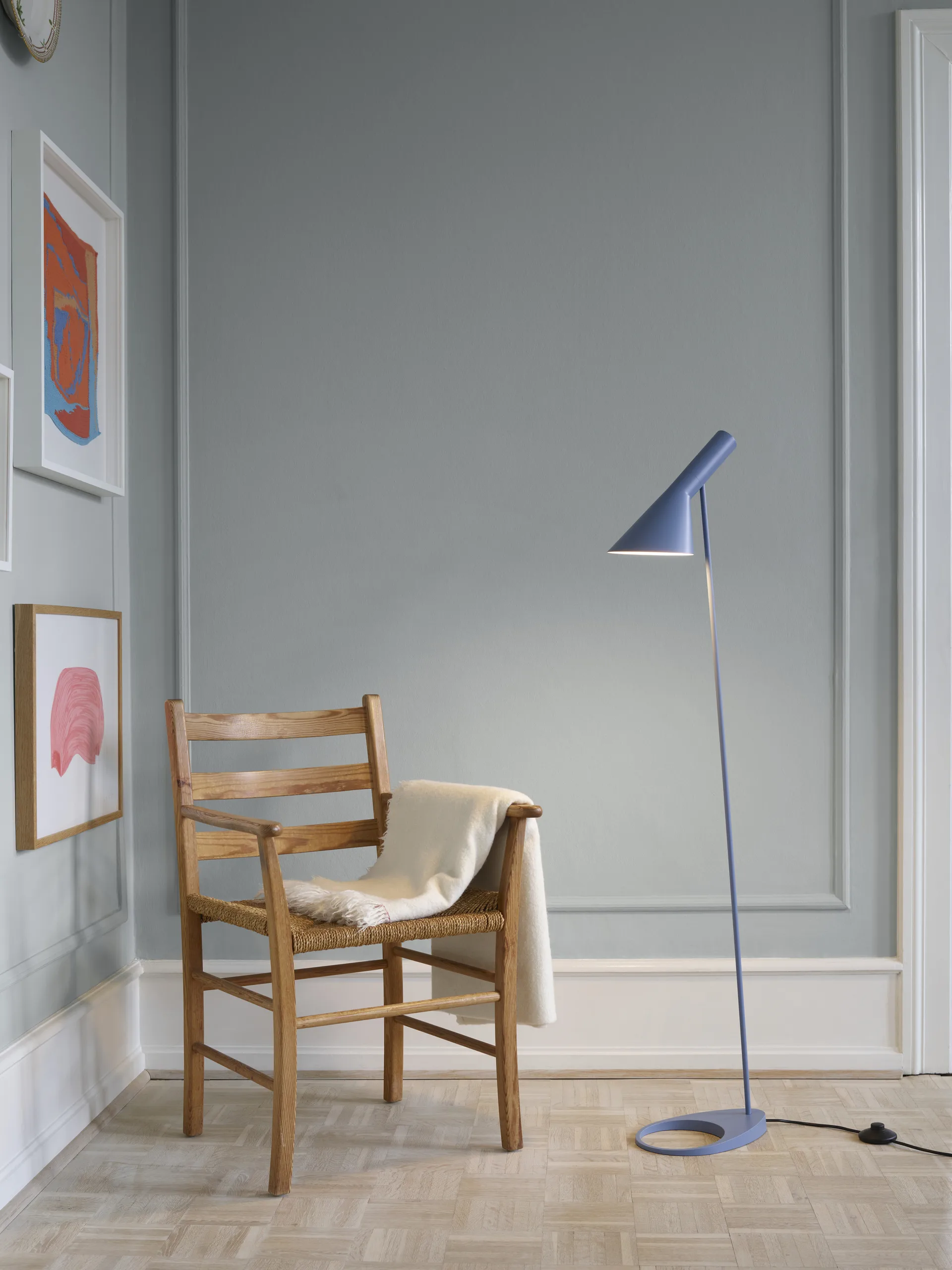 Lampe sur pied AJ, Dusty blue Louis Poulsen