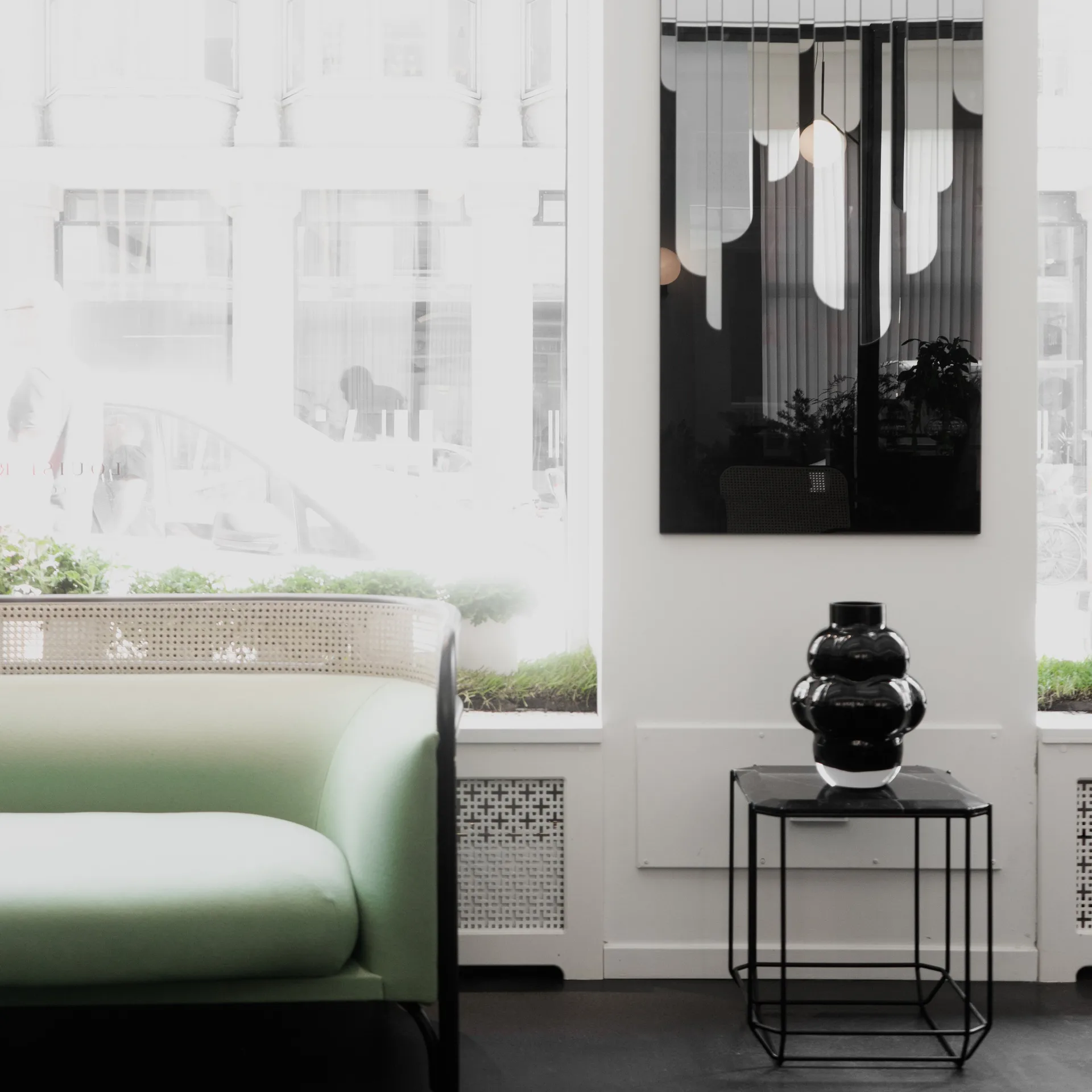 Vase 04 Balloon 32cm, Noir Louise Roe