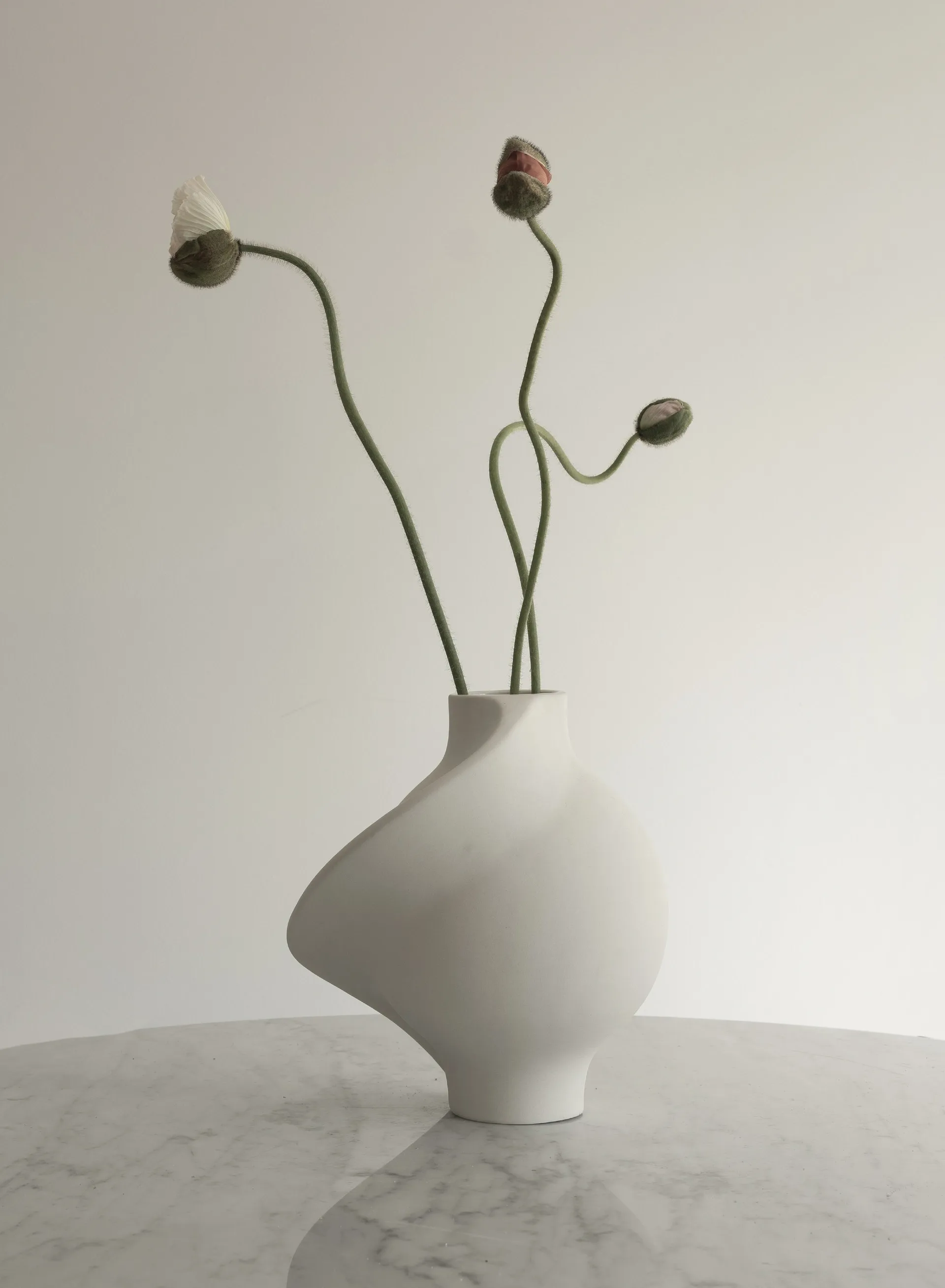 Vase Pirout 01 22 cm, Raw White Louise Roe