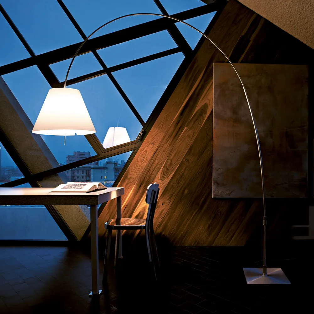 Lampadaire Lady Costanza D13E d, Abat-jour blanc-pied laqué noir Luceplan