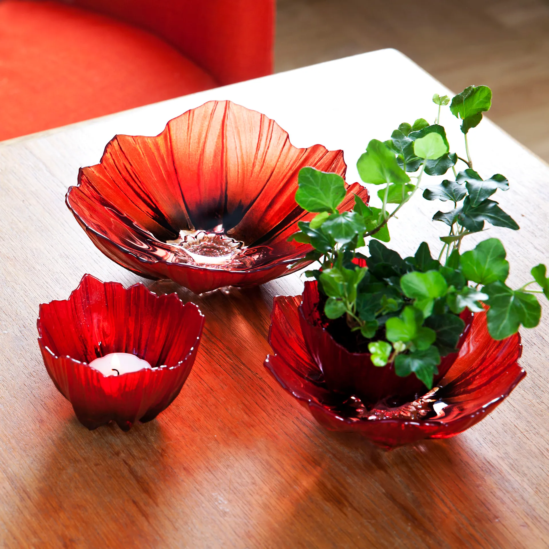 Bol Poppy moyen, Rouge-noir Målerås Glasbruk