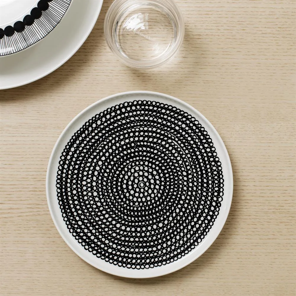 Assiette Räsymatto Ø 20 cm, noir-blanc (petits pois) Marimekko