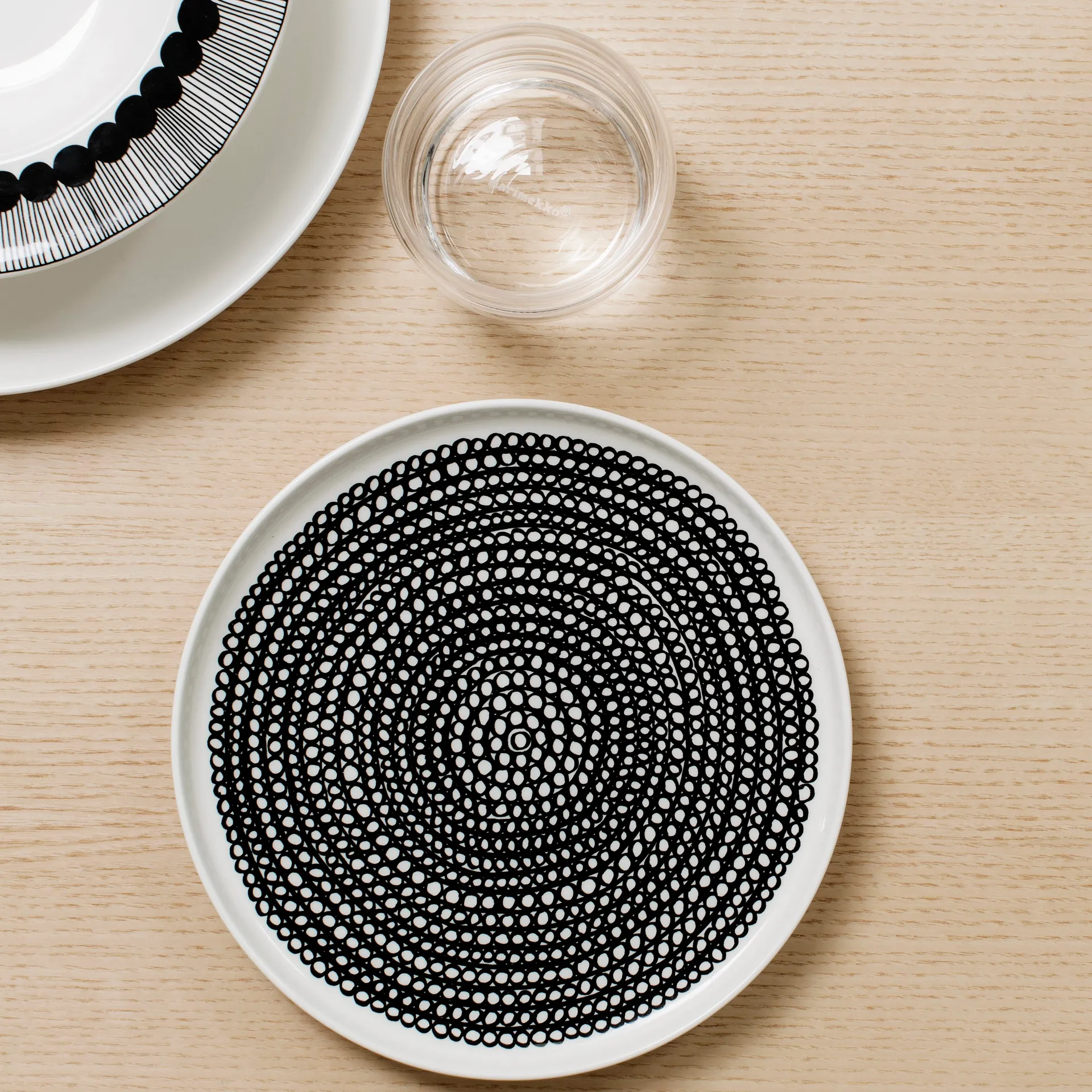 Assiette Räsymatto Ø 25 cm, noir-blanc Marimekko