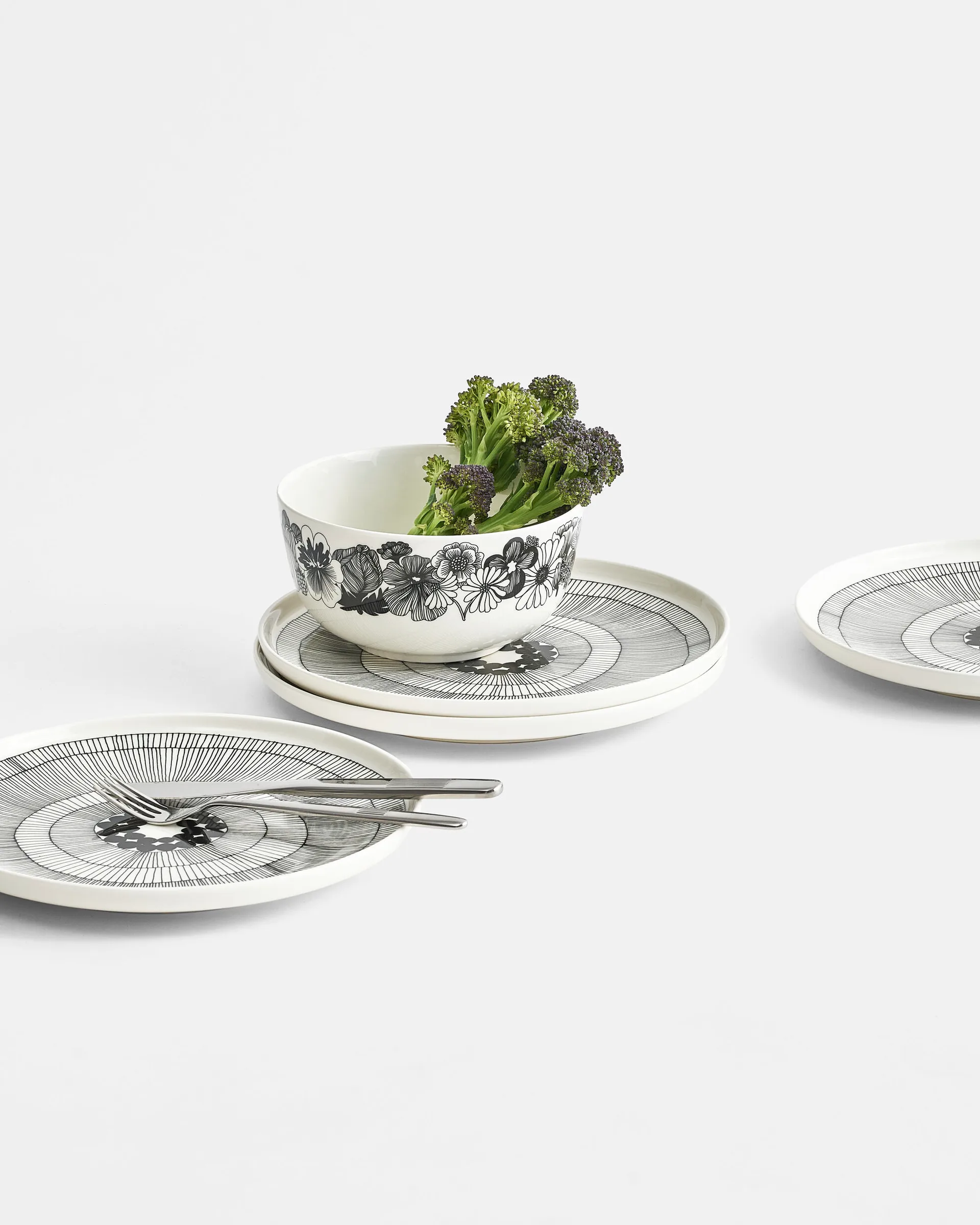 Assiette Siirtolapuutarha, noir-blanc Marimekko
