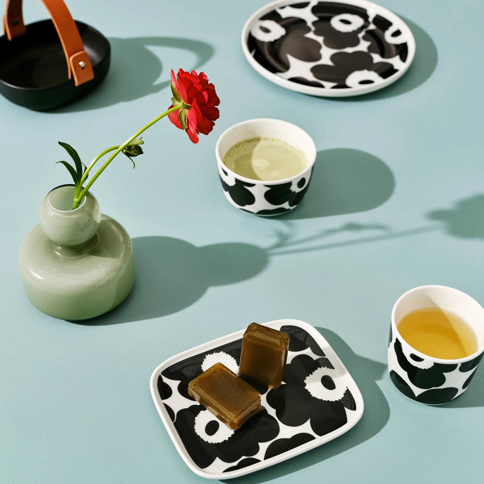 Assiette Unikko 12x15 cm, Noir-blanc Marimekko