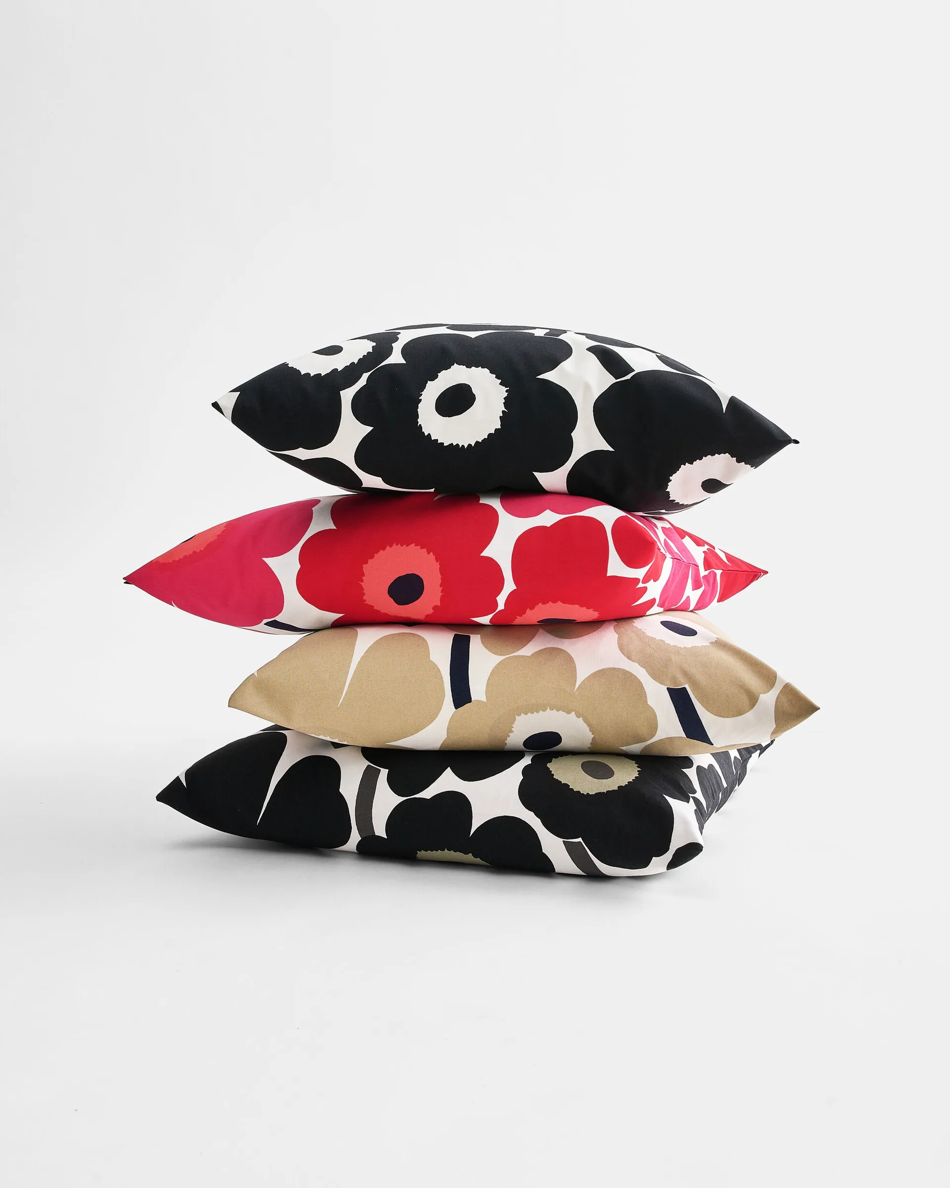 Housse de coussin Pieni Unikko 50x50 cm, rouge-bleu marine Marimekko