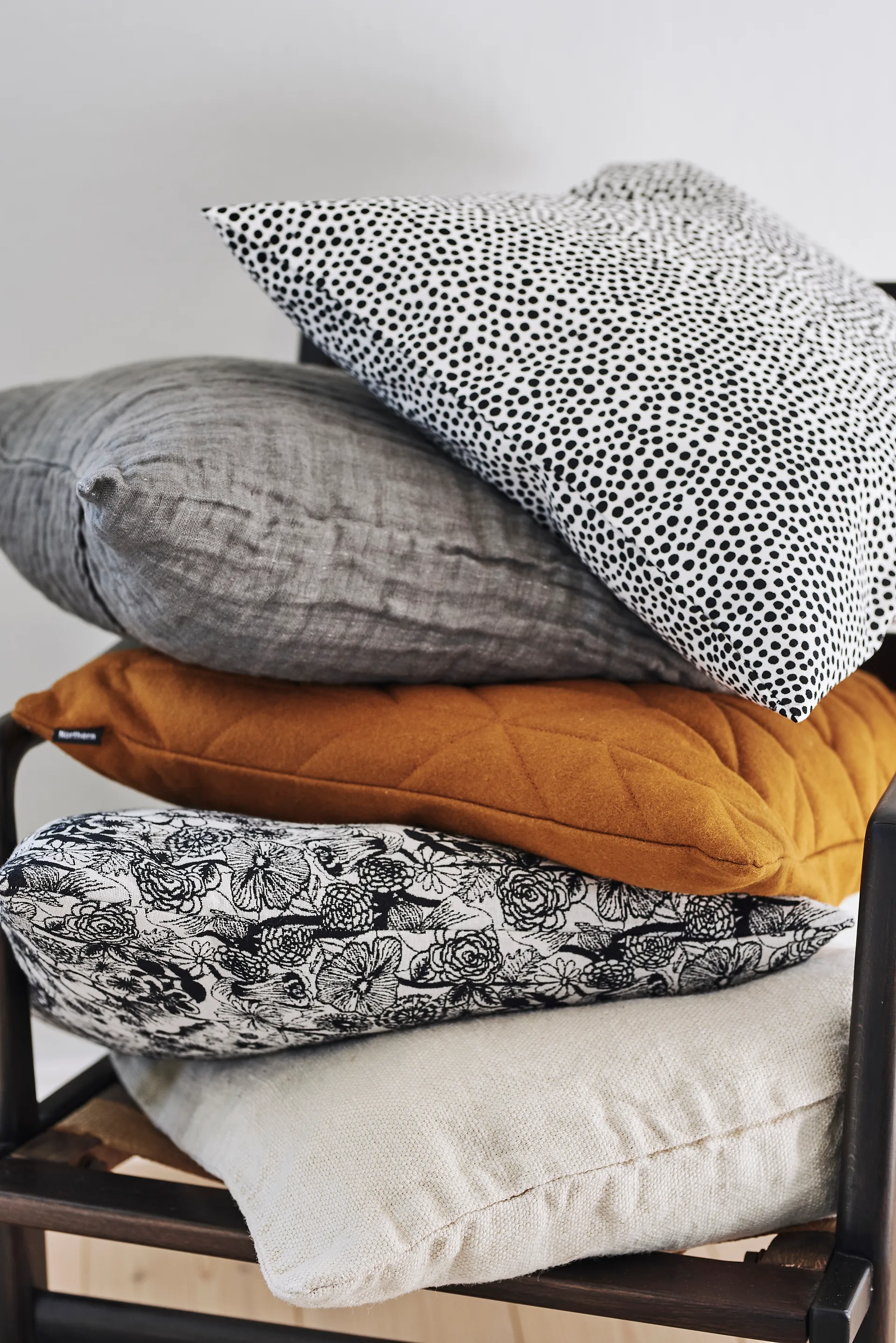 Housse de coussin Pirput Parput, noir-blanc Marimekko