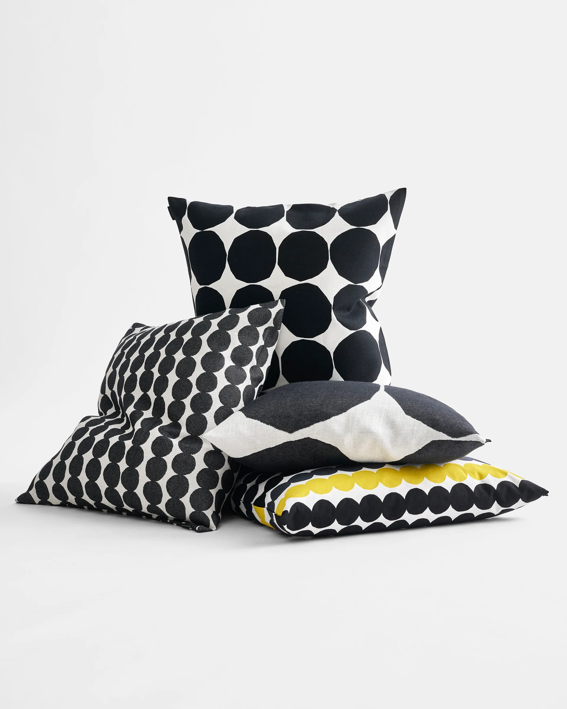 Housse de coussin Räsymatto, noir-gris-jaune Marimekko