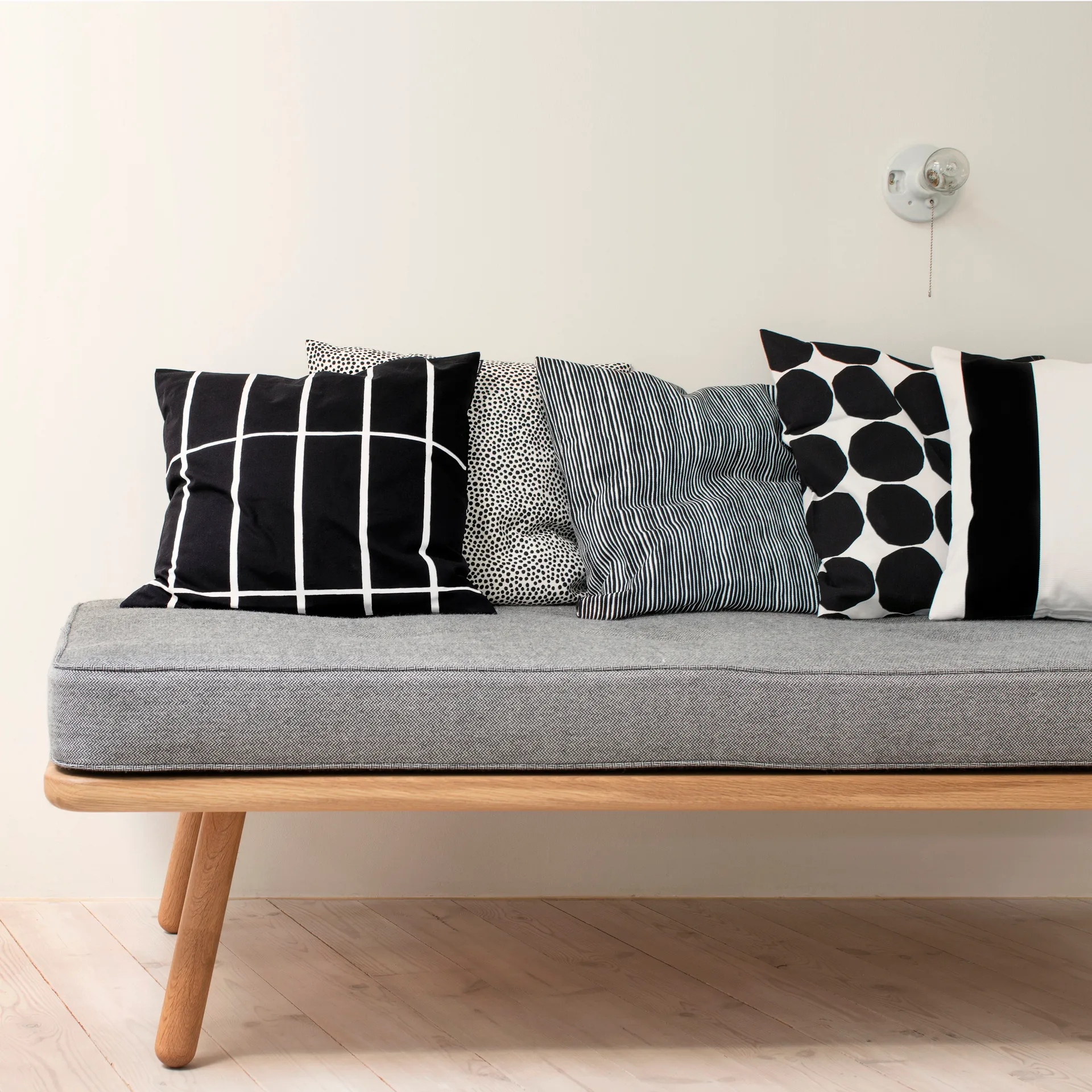 Housse de coussin Varvunraita, noir-blanc Marimekko