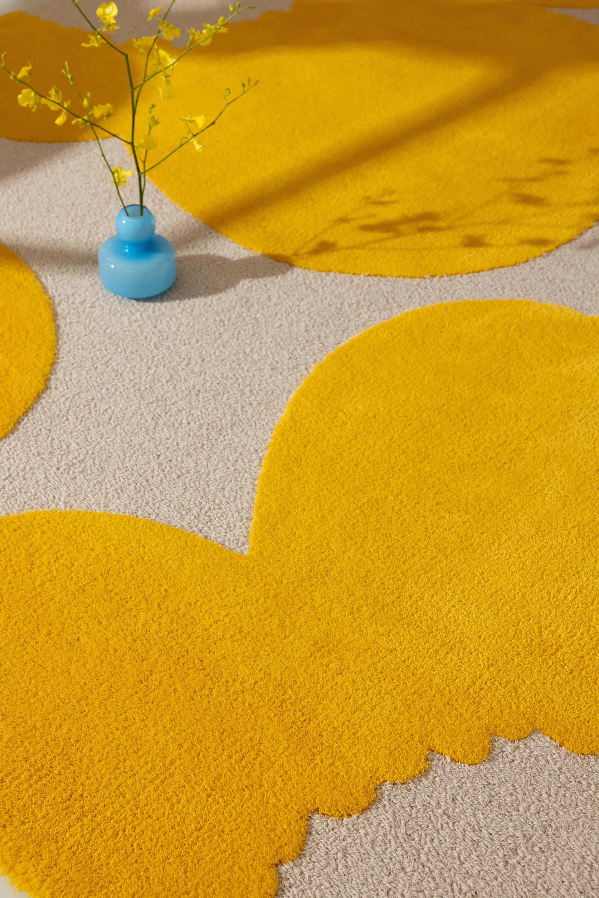 Tapis en laine Iso Unikko, Yellow, 140x200 cm Marimekko