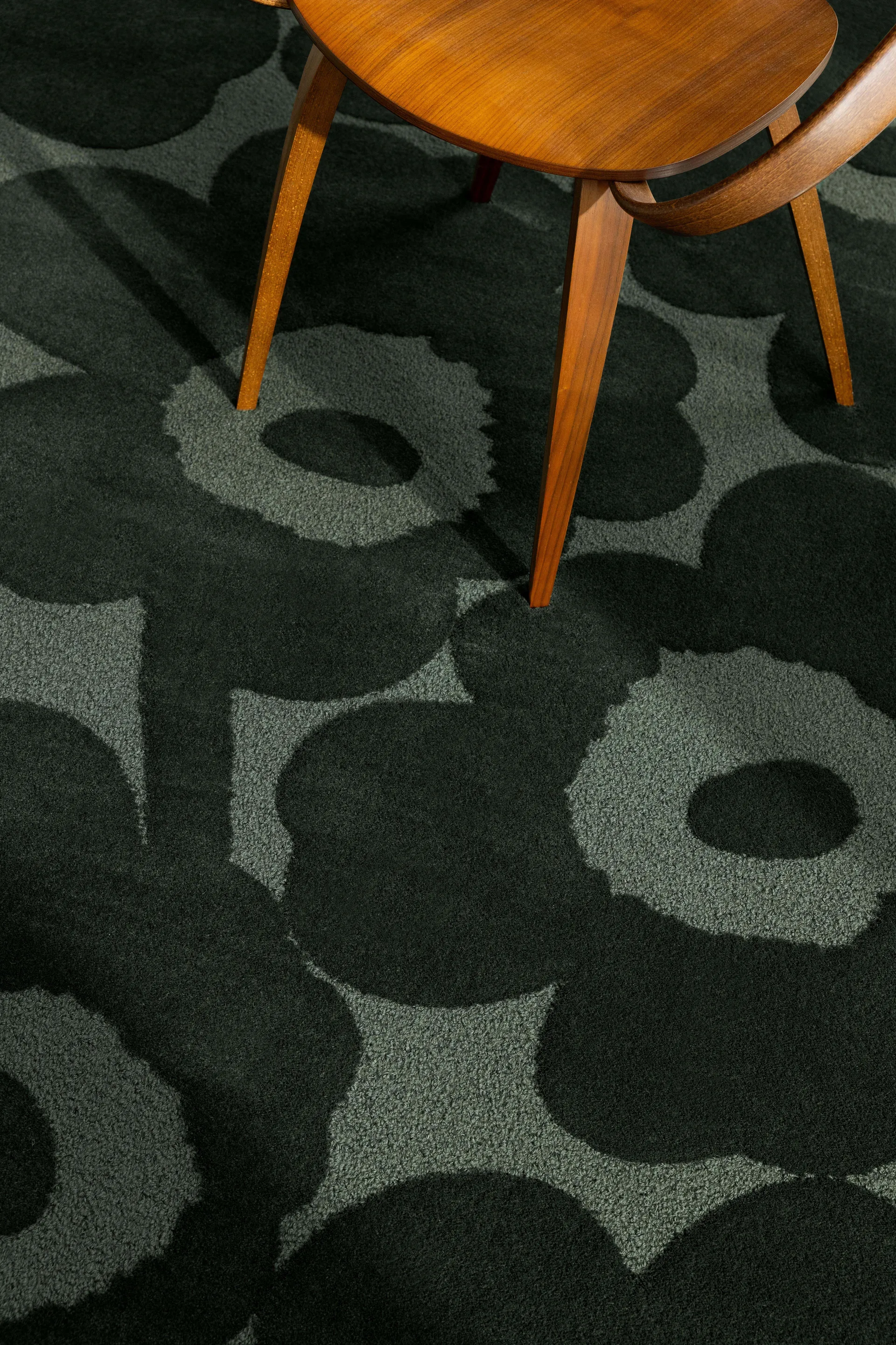 Tapis en laine Unikko, Dark Green, 140x200 cm Marimekko